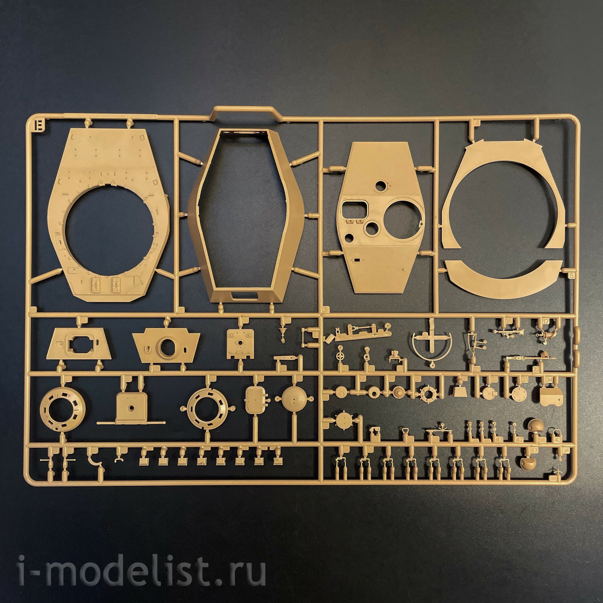 RM-5138 Rye Field Model 1/35 Notмецкий танк Sd.Kfz. 182 Pz.Kpfw.VI Ausf.B King Tiger Арденны 1944 (Upgrade-версия)