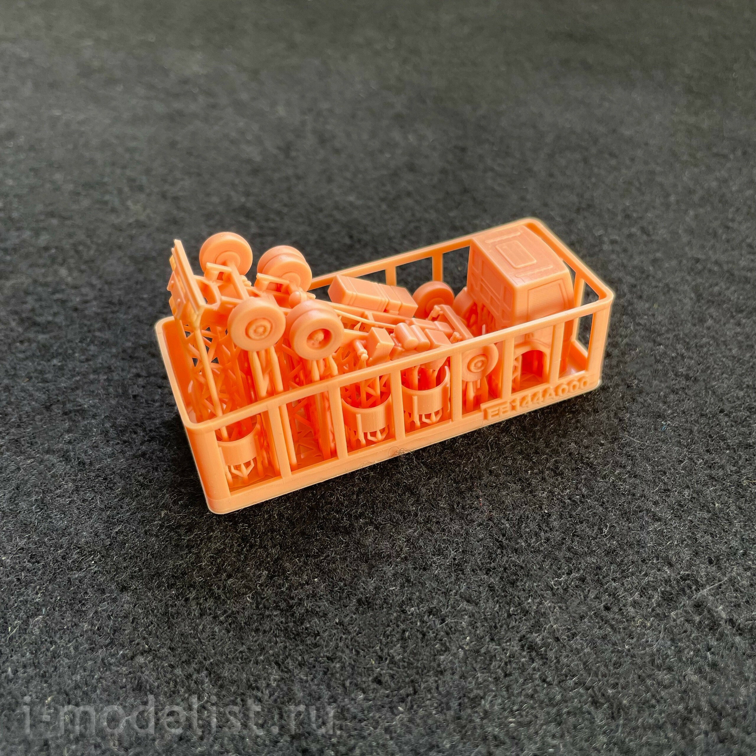 144A041 Orient Express 1/144 Deicer Vestergaard Elefant Beta-15