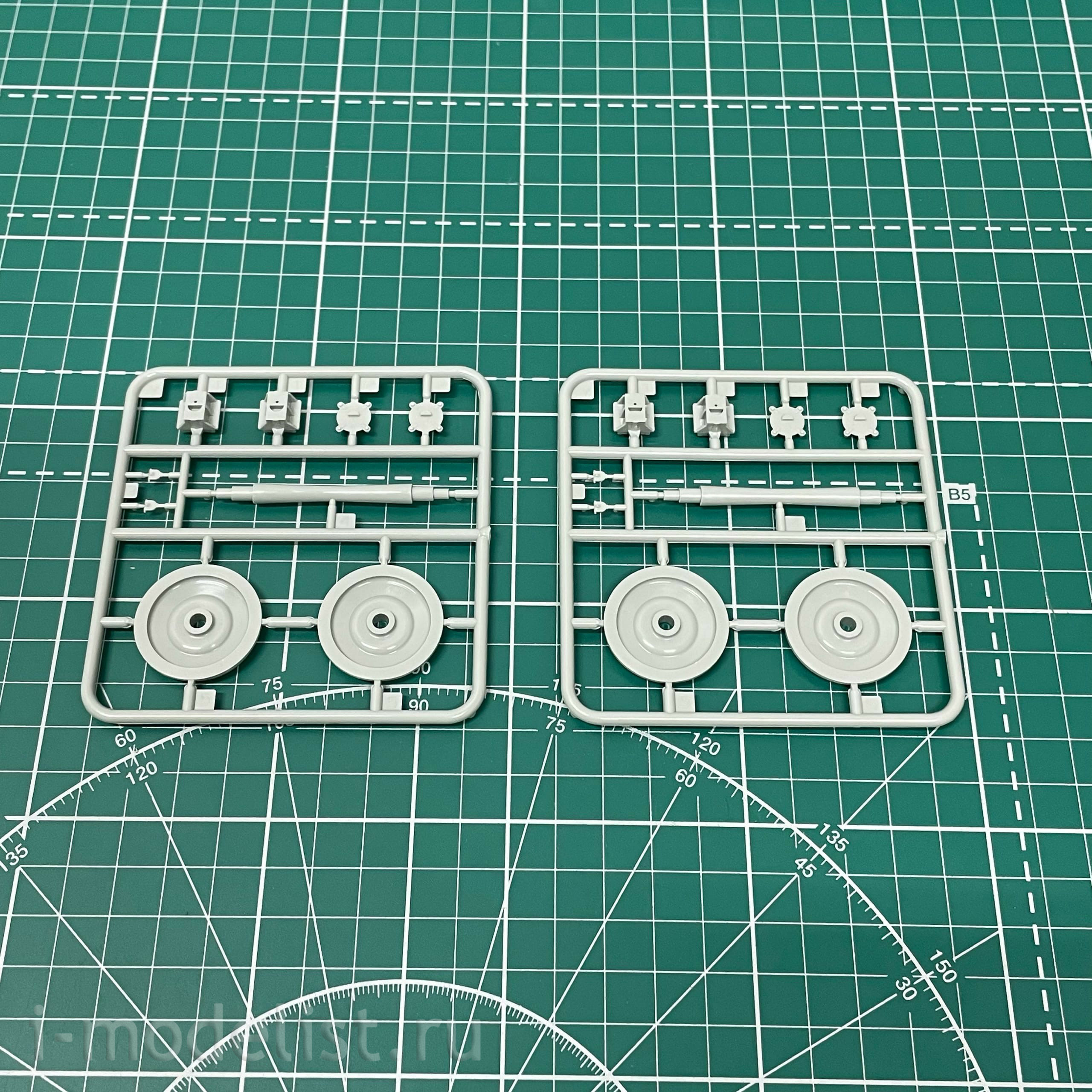 35A02-MW Sabre Model 1/35 Railway Platform type SSys (metal wheels)