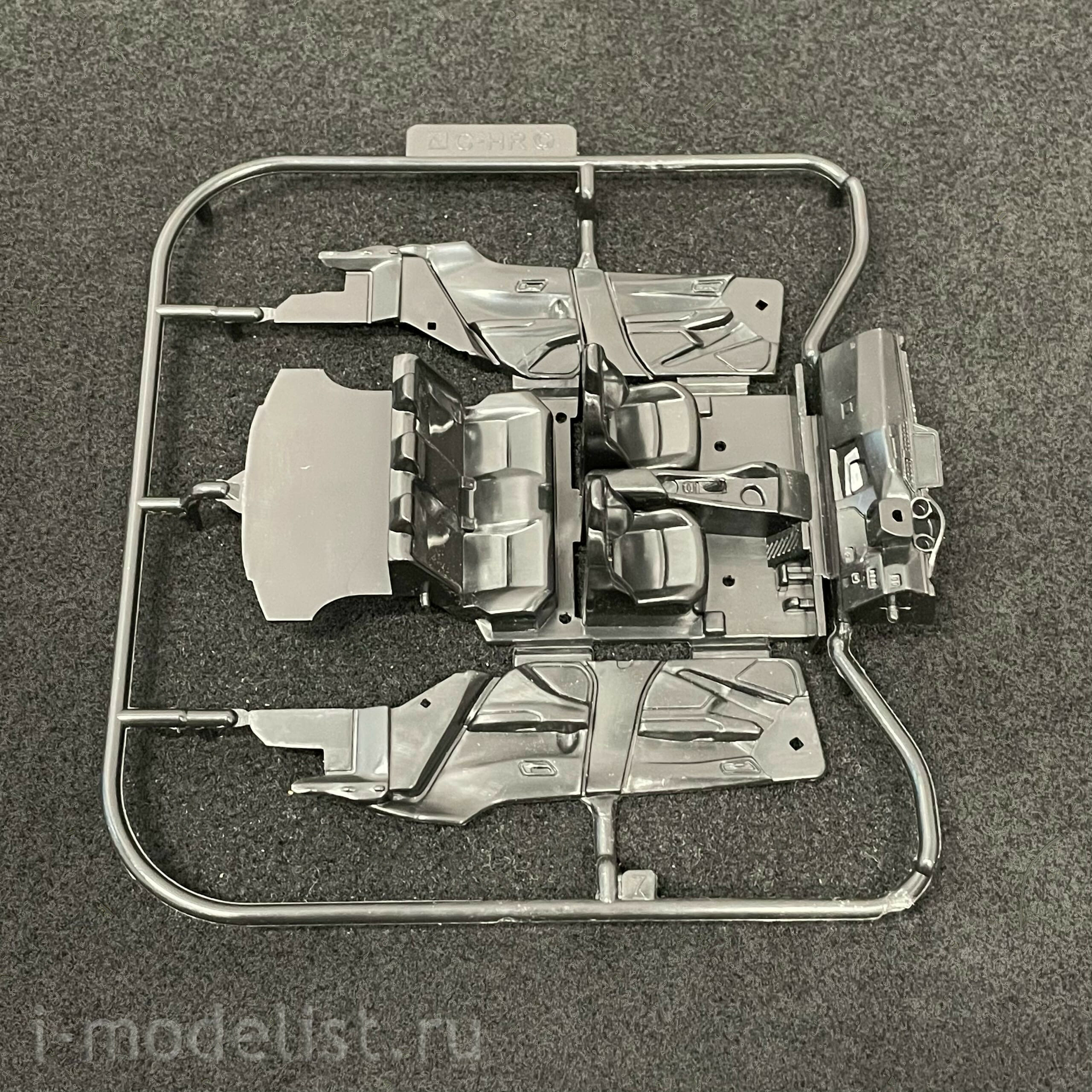 05635 Aoshima 1/32 Toyota C-HR Car (Black)