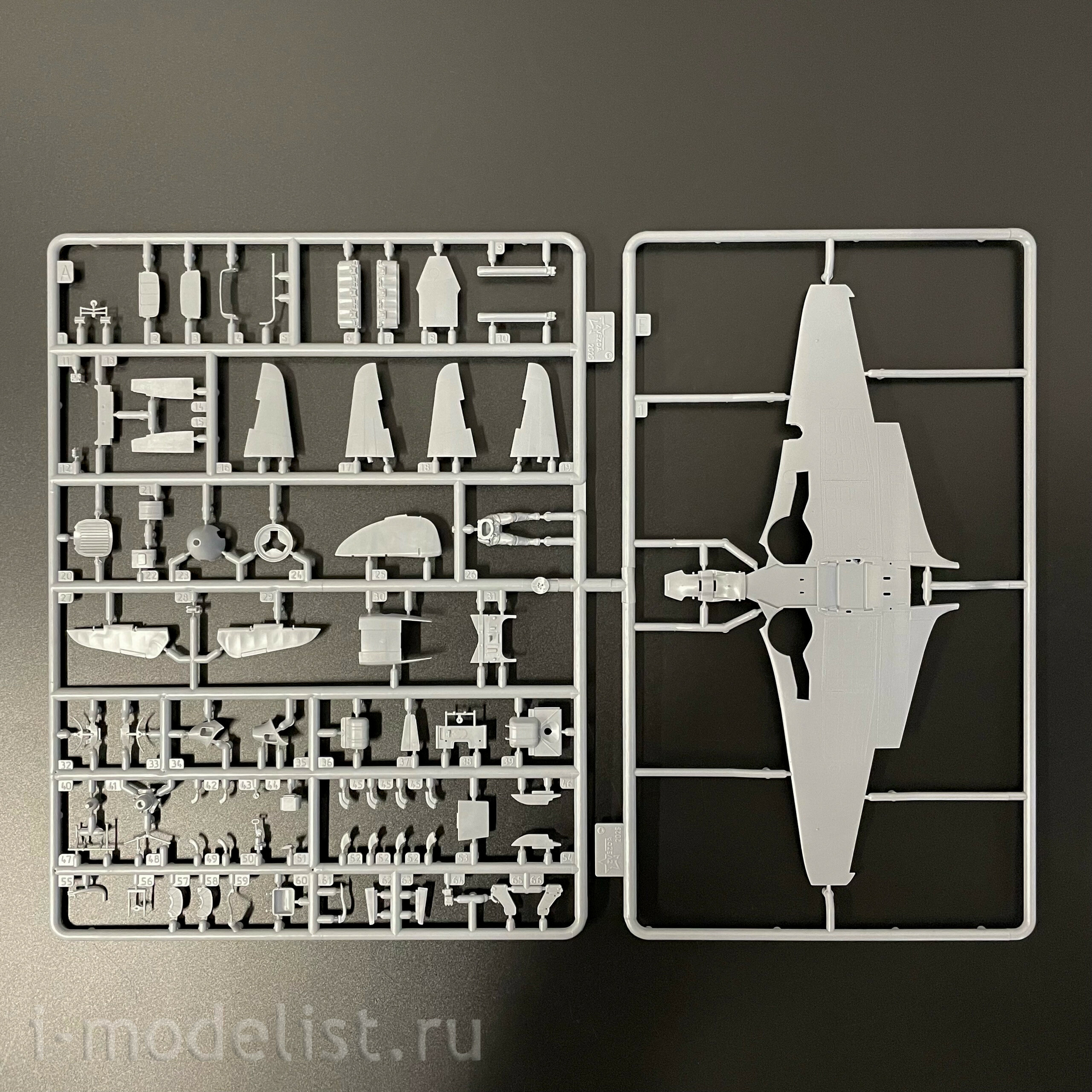4837 Zvezda 1/48 Советский истребитель Як-7Б поздний образца 1943