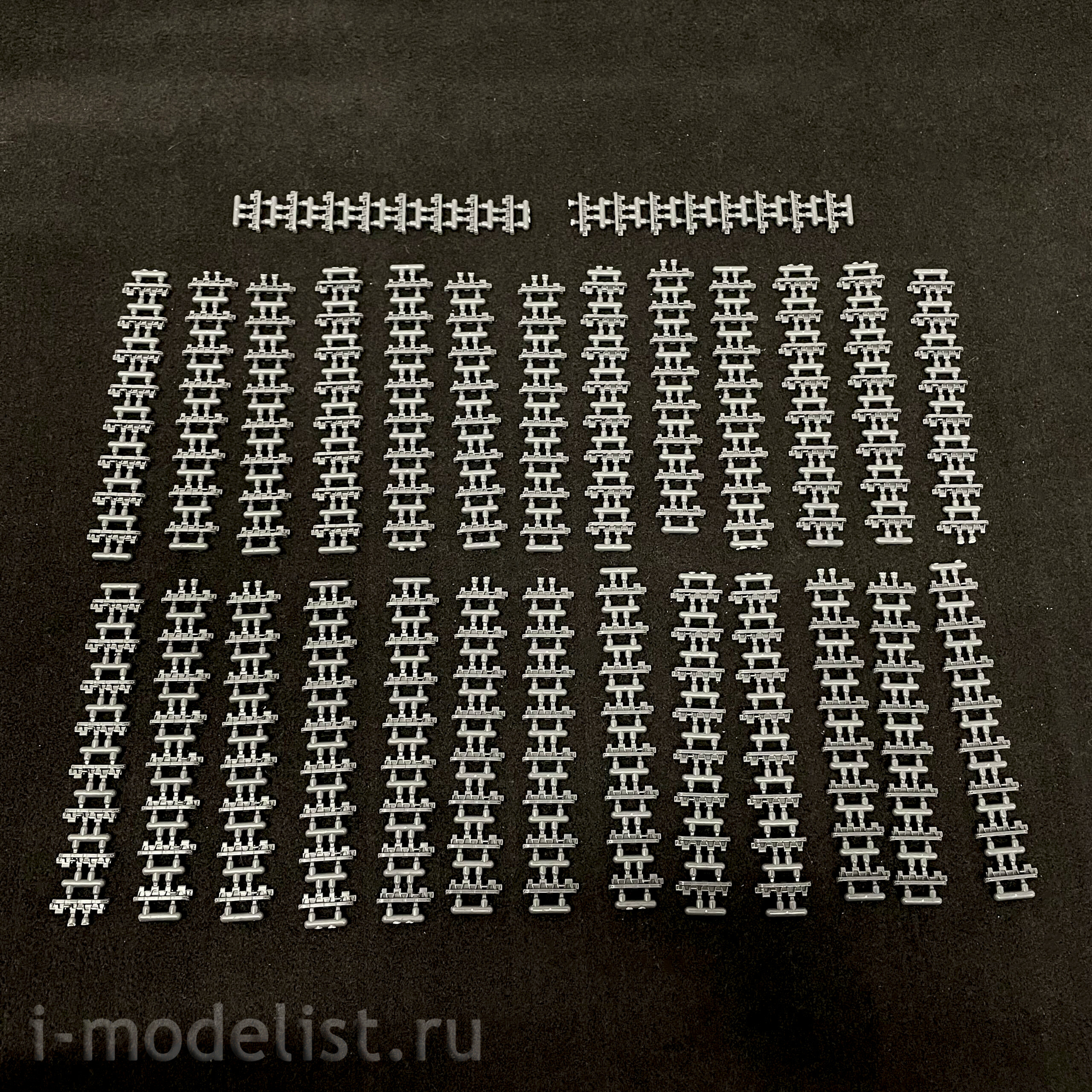 RM-5002U Rye Field Model 1/35 Set of mobile tracks for Tiger I Initial Production / Early Production