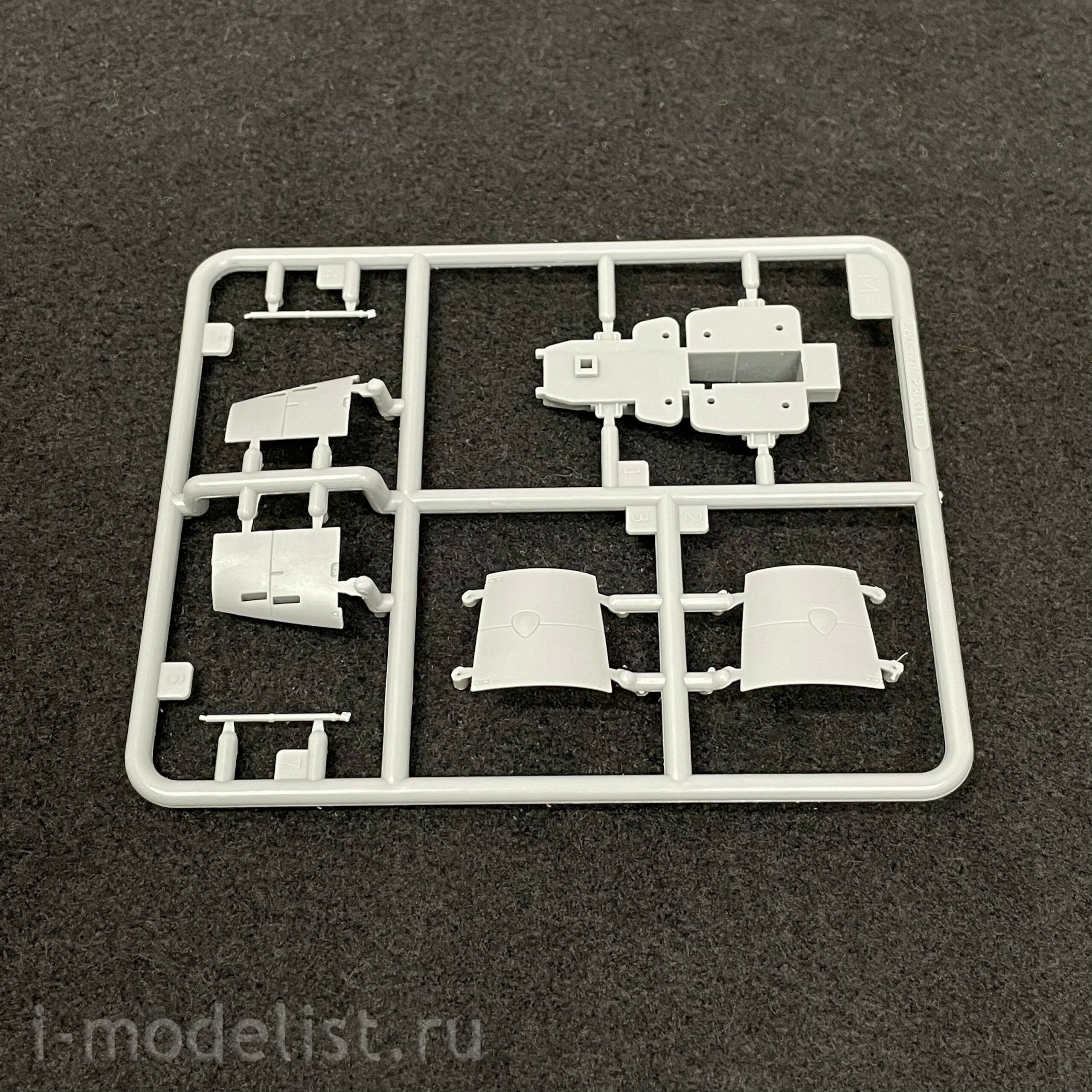 80370 HobbyBoss 1/48 Me 262 A-1a/U1