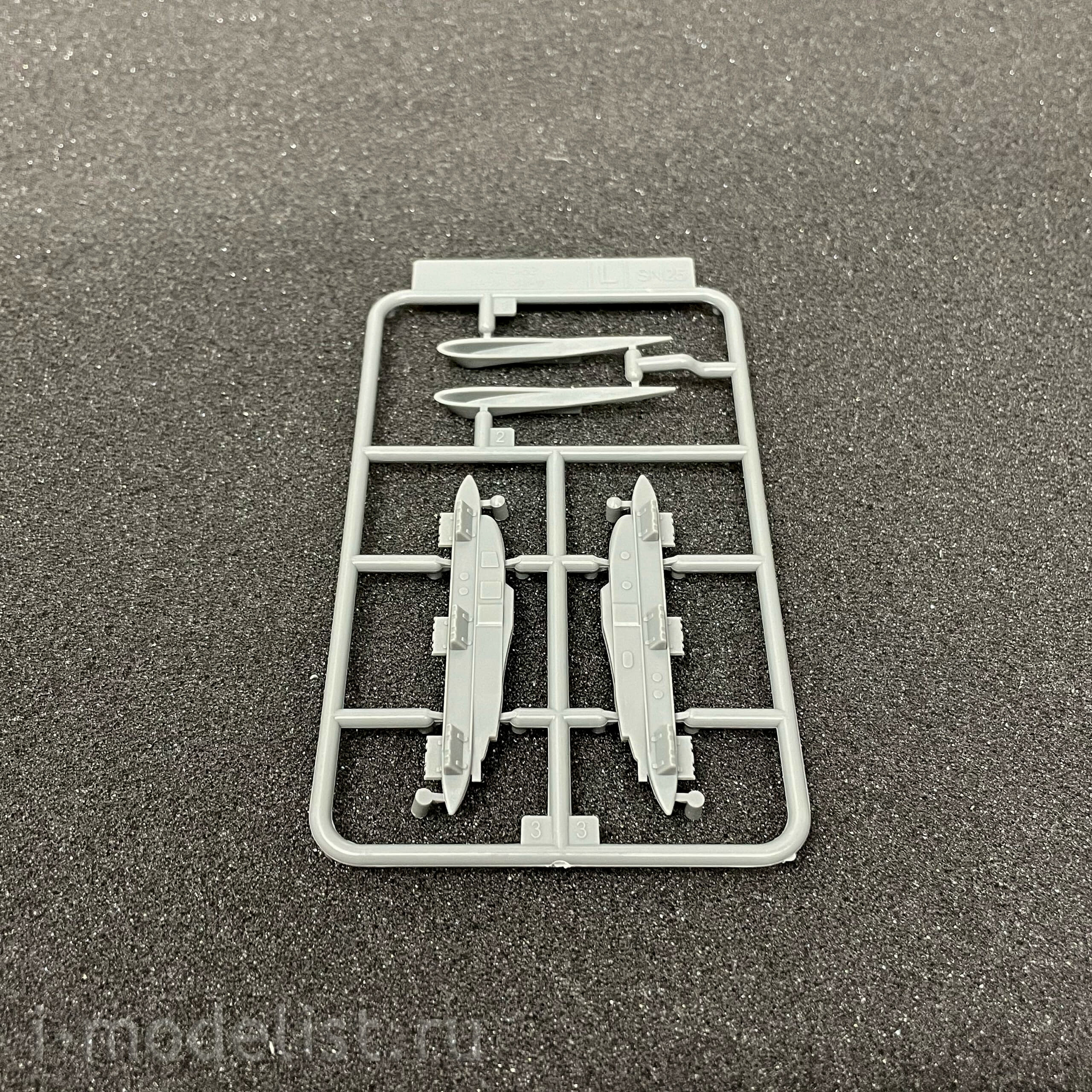 L1008 Great Wall Hobby 1/144 Strategic Bomber B-52H Stratofortress