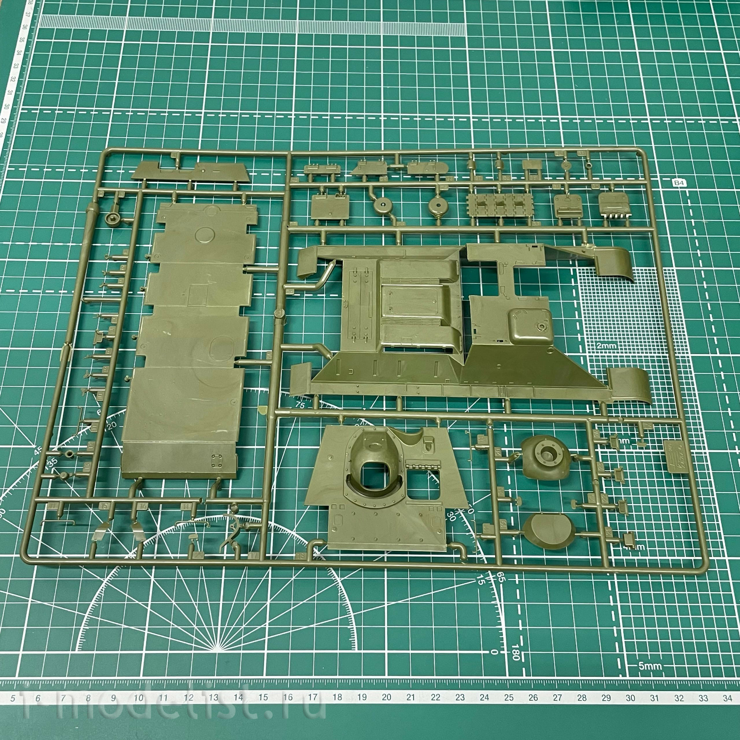 3690 Zvezda 1/35 Soviet su-85 tank destroyer