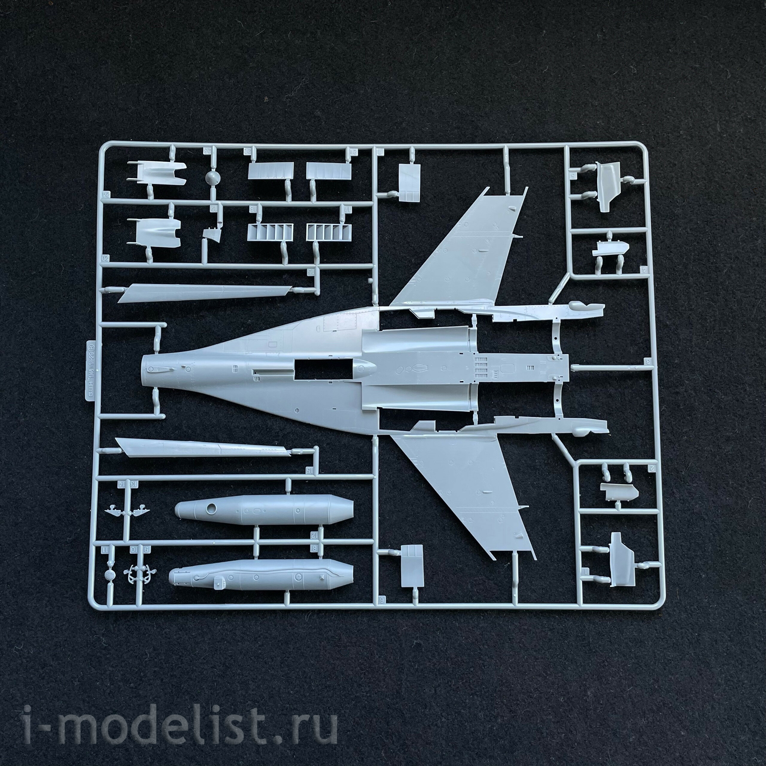 L4811 GWH 1/48 Aircraft M-29 9-12 Fulcrum A (Late) 