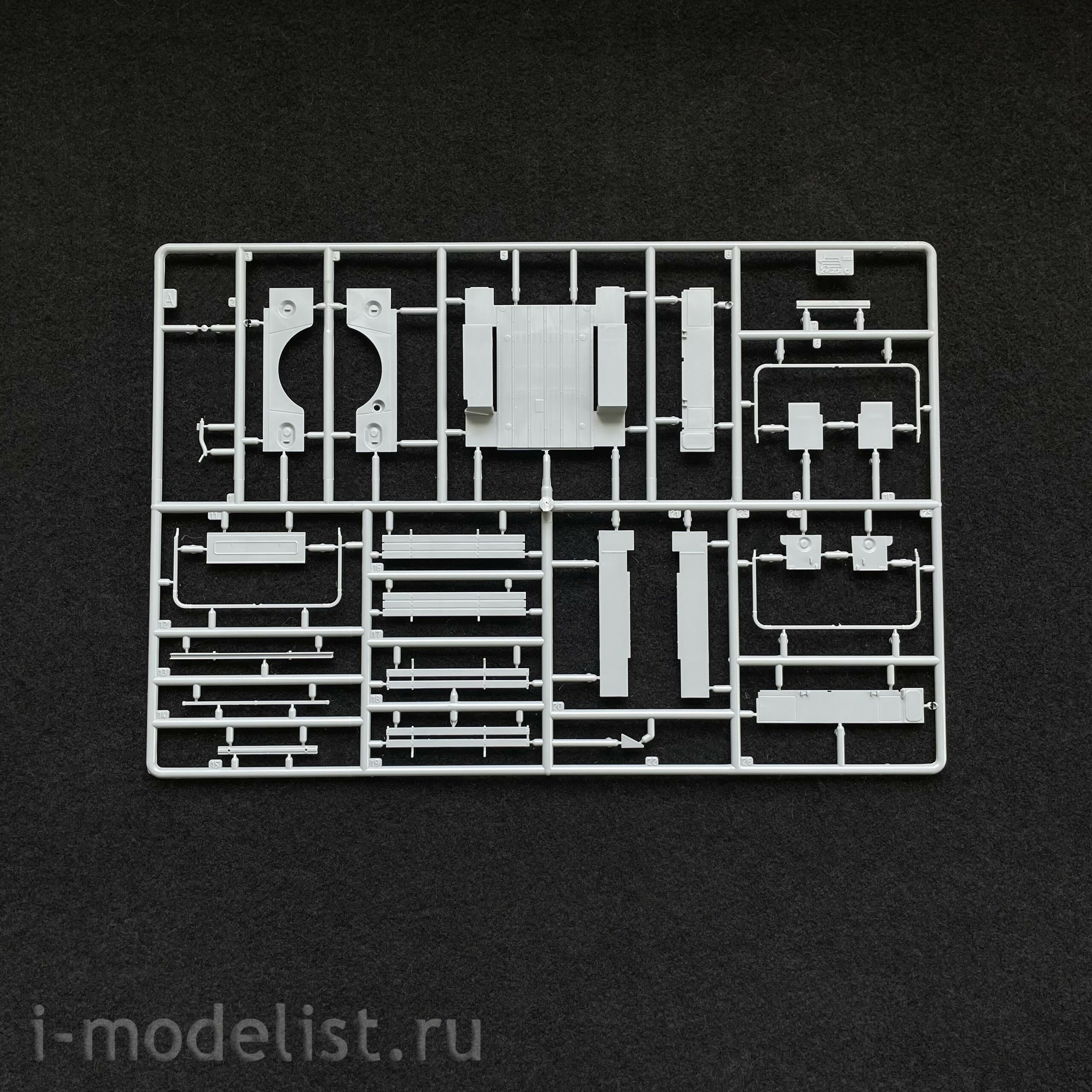 3664 Zvezda 1/35 PAmerican Army vehicle with winch WC-522 