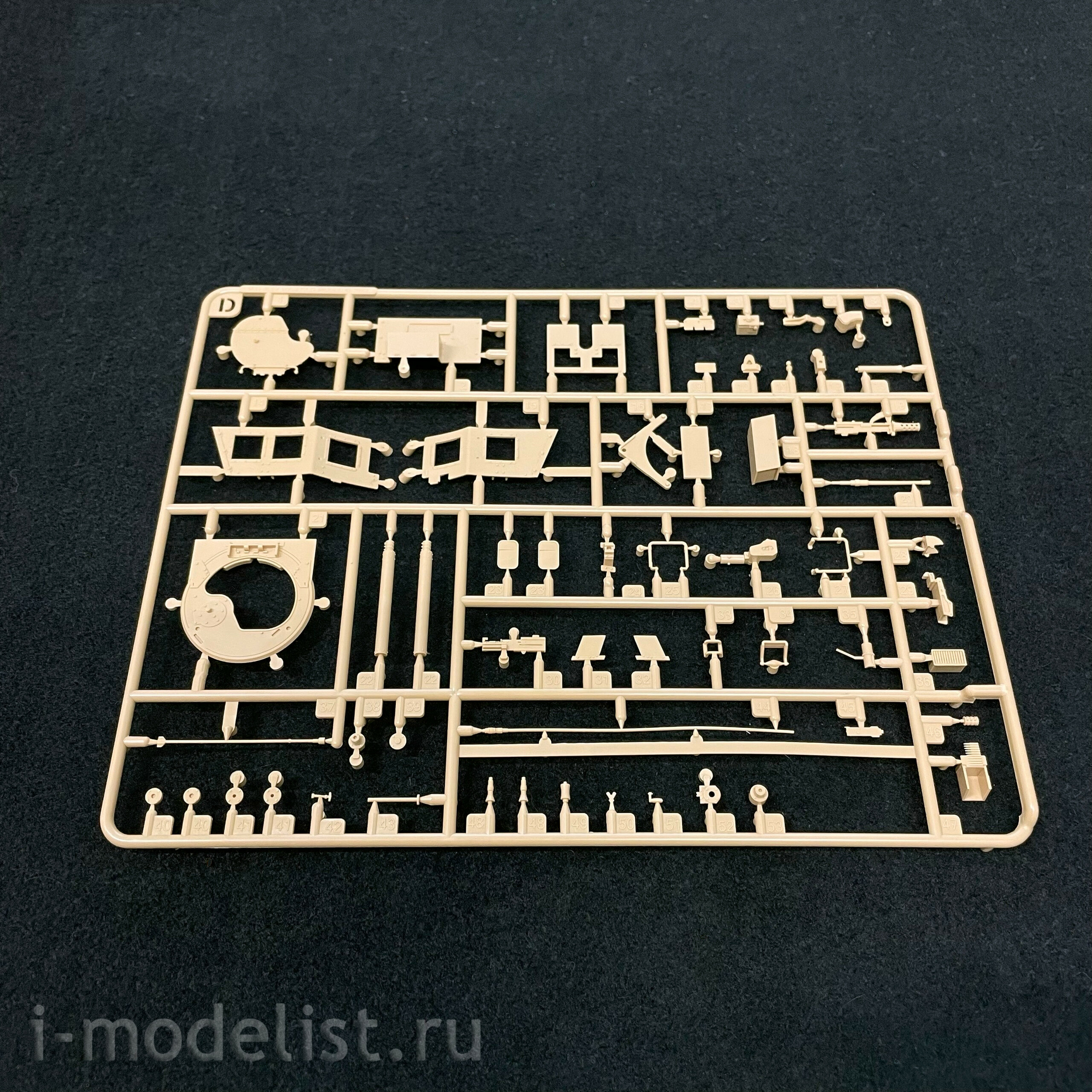 RM-5090 Rye Field Model 1/35 JLTV (Combined Light Tactical Vehicle)