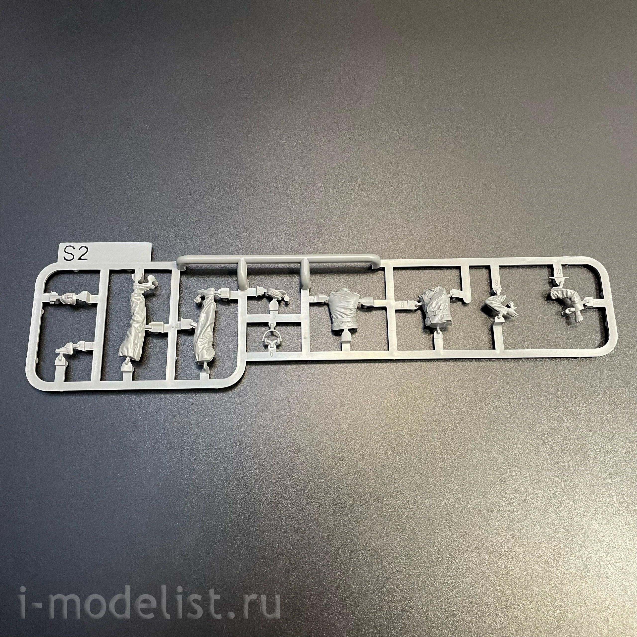 2195 Takom 1/35 Notмецкий тяжёлый танк Sd.Kfz.181 Pz.Kpfw.VI Ausf.E - Tiger I ранний с фигурой Michael Wittmann