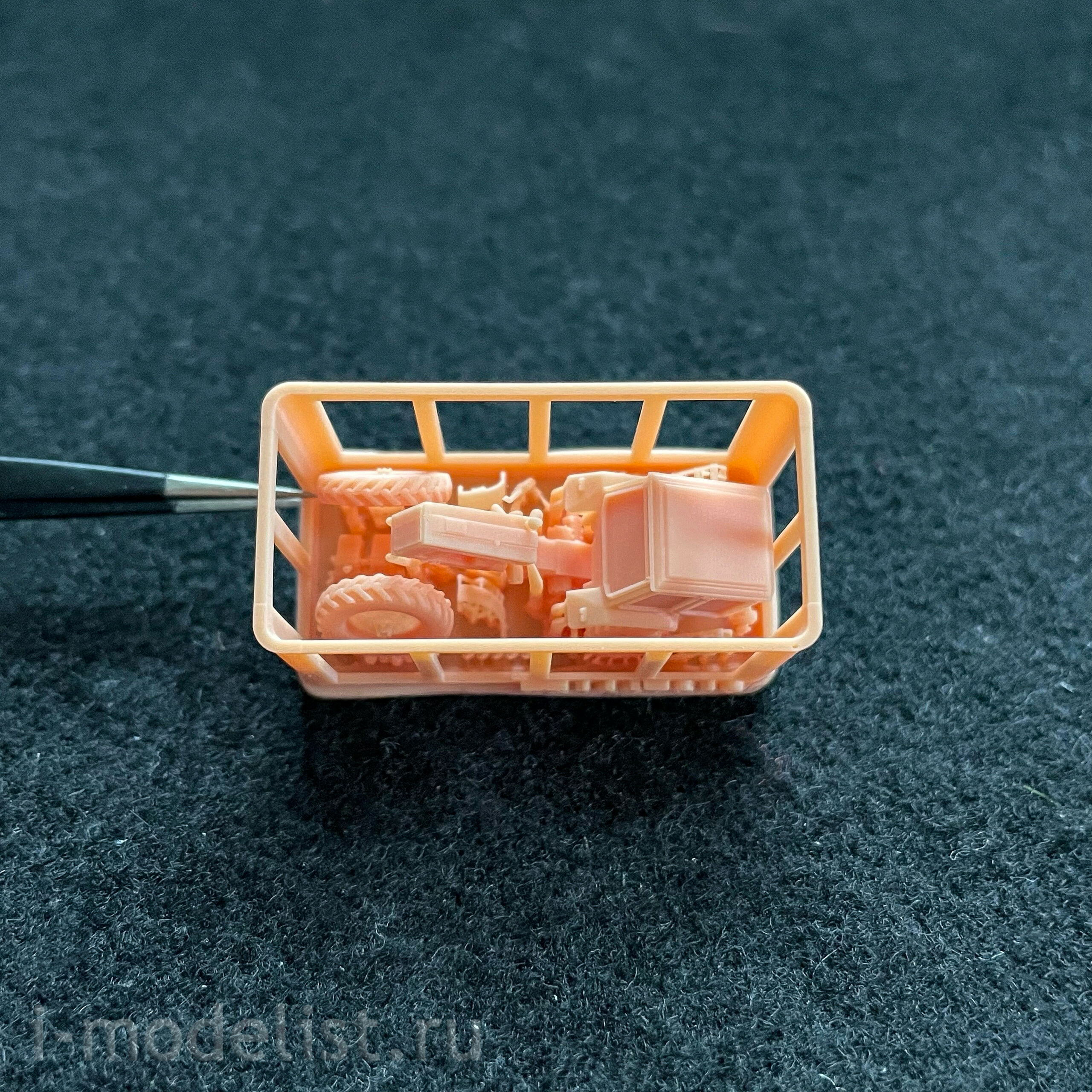 144T013 Orient Express 1/144 Excavator EO-2626 based on MTZ-80 tractor