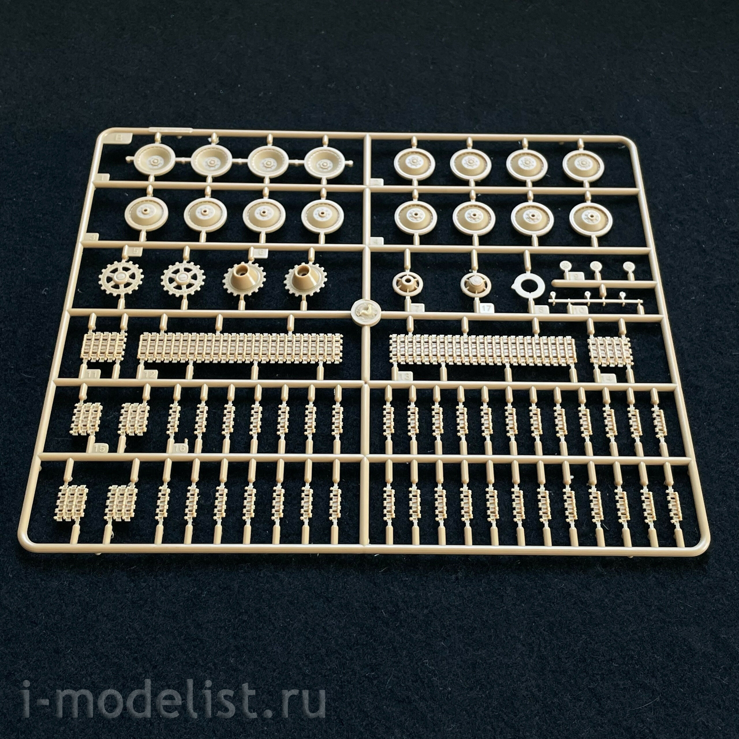 84830 HobbyBoss 1/48 German Medium Tank Sd.Kfz.171 PzKpfw Ausf A.