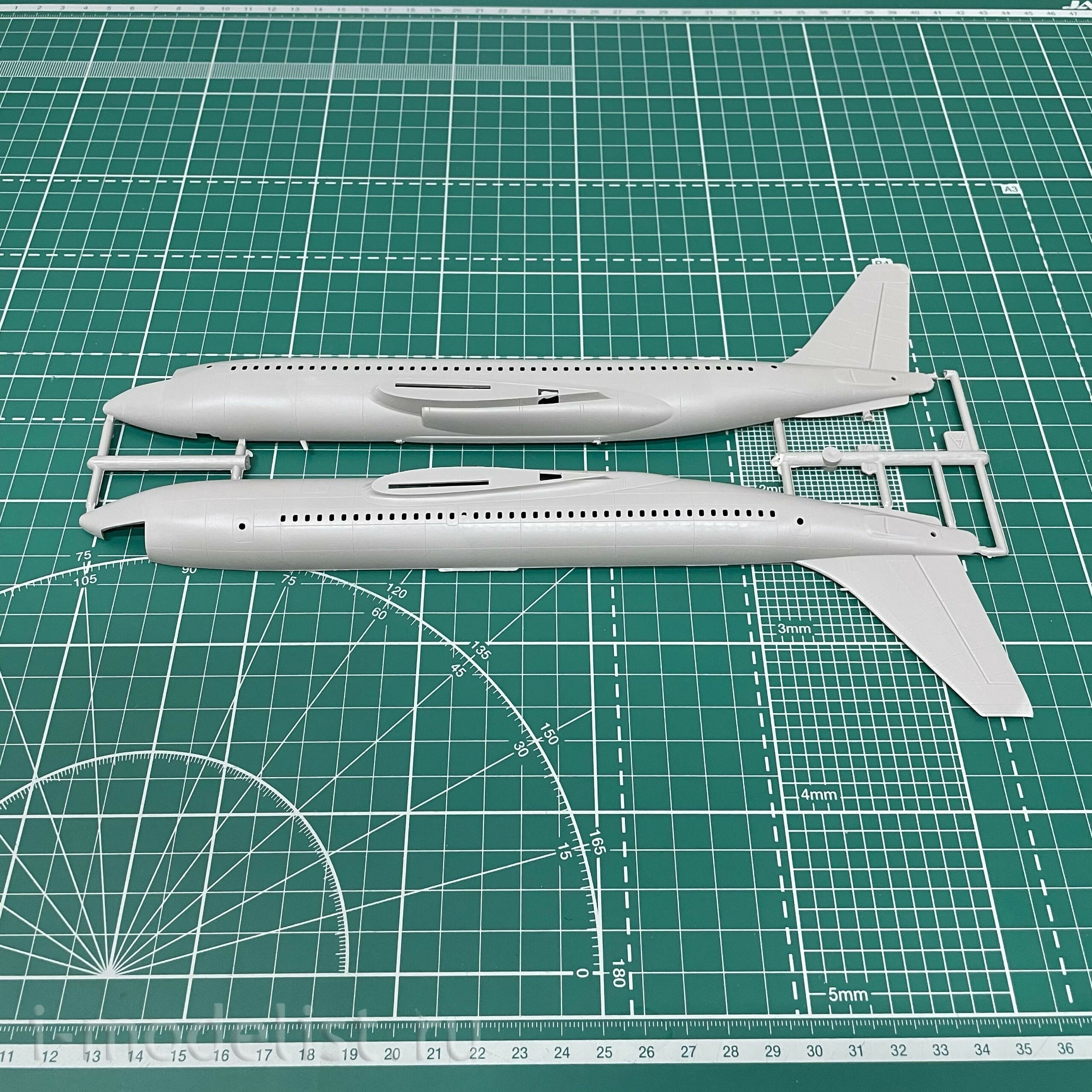 315 Roden 1/144 Boeing 720 Zvezdaship One 