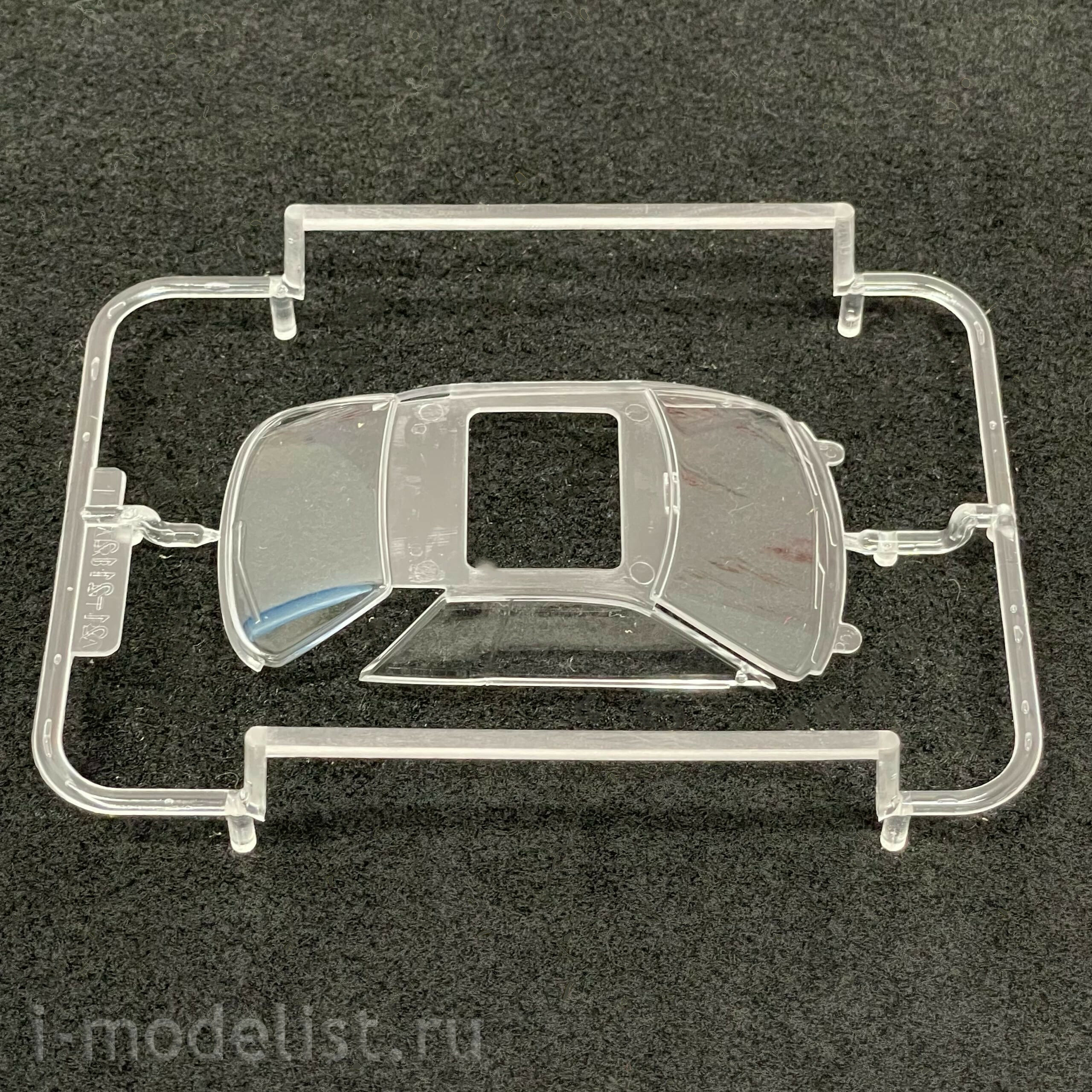 06356 Aoshima 1/32 Nissan R32 Skyline GT-R Car - Bright Silver (The Snap Kit)