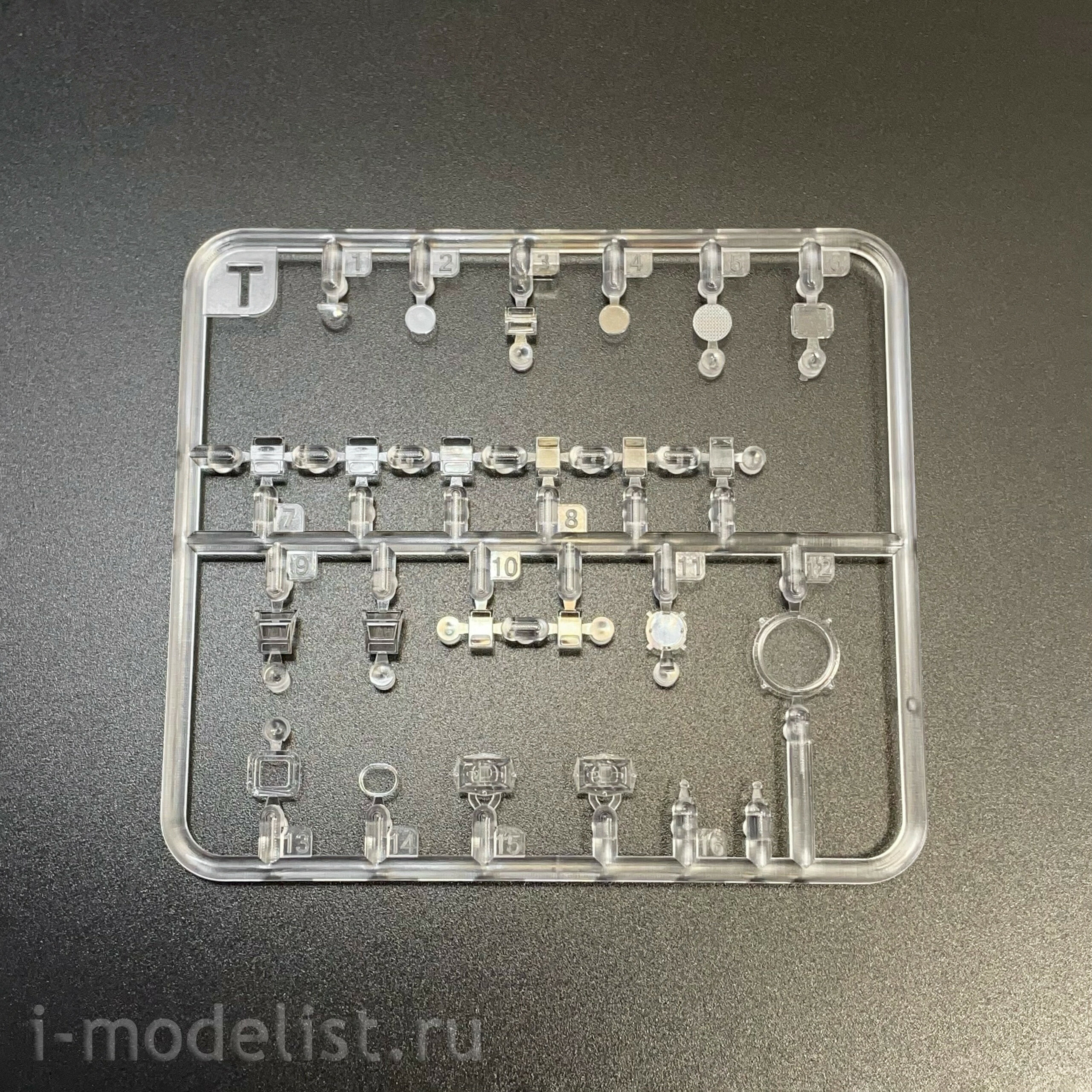 RM-5115 Rye Field Model 1/35 Russian T-80UK tank (licensed by Omsktransmash)