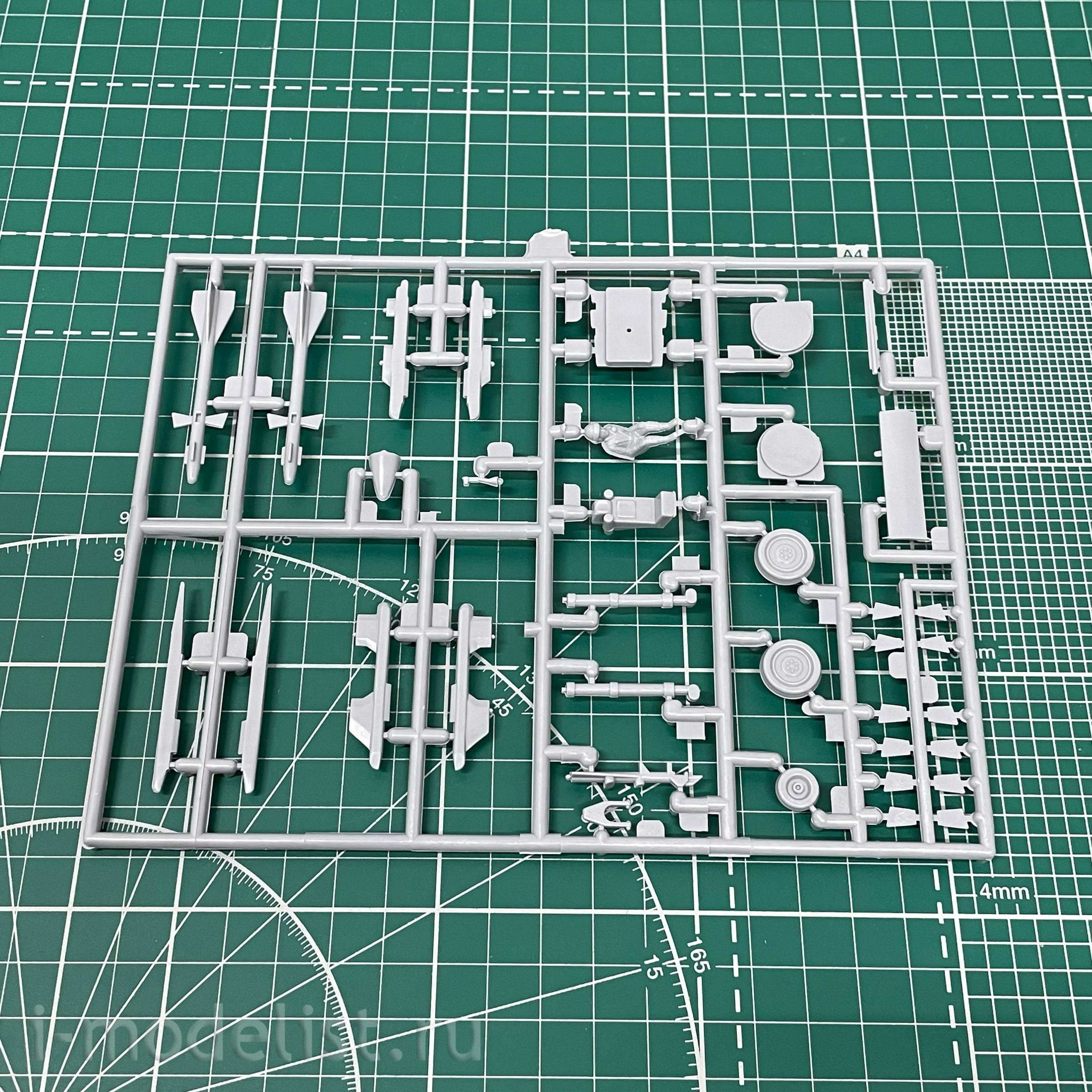 7277 Zvezda 1/72 su-27UB 