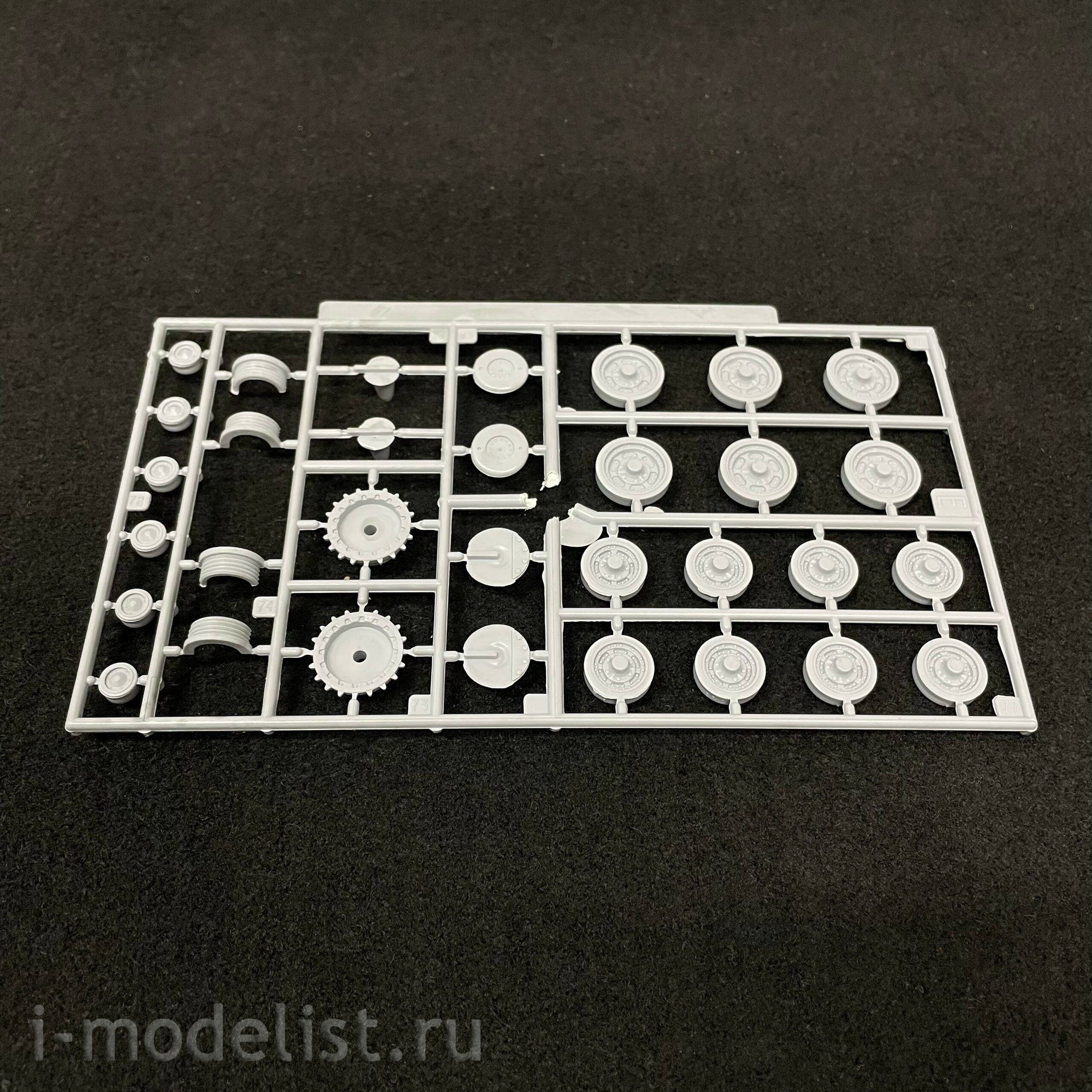 3553 Maket 1/35 English tank Valentine Xi
