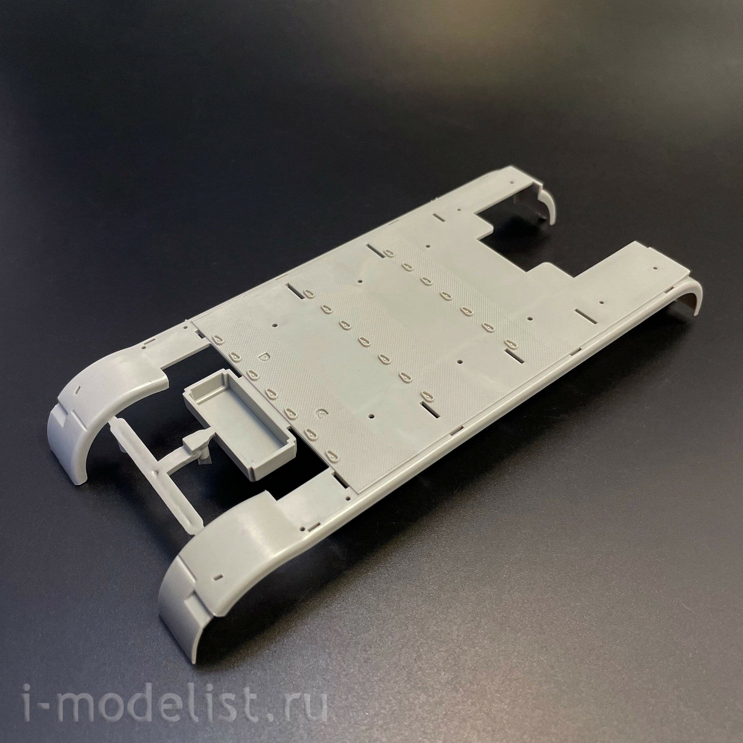 09575 Т$ач 1/35 Тяжелый тягач Schwerer Zugkraftwagen 18to Sd.Kfz. 9 (Артиллерийская версия)