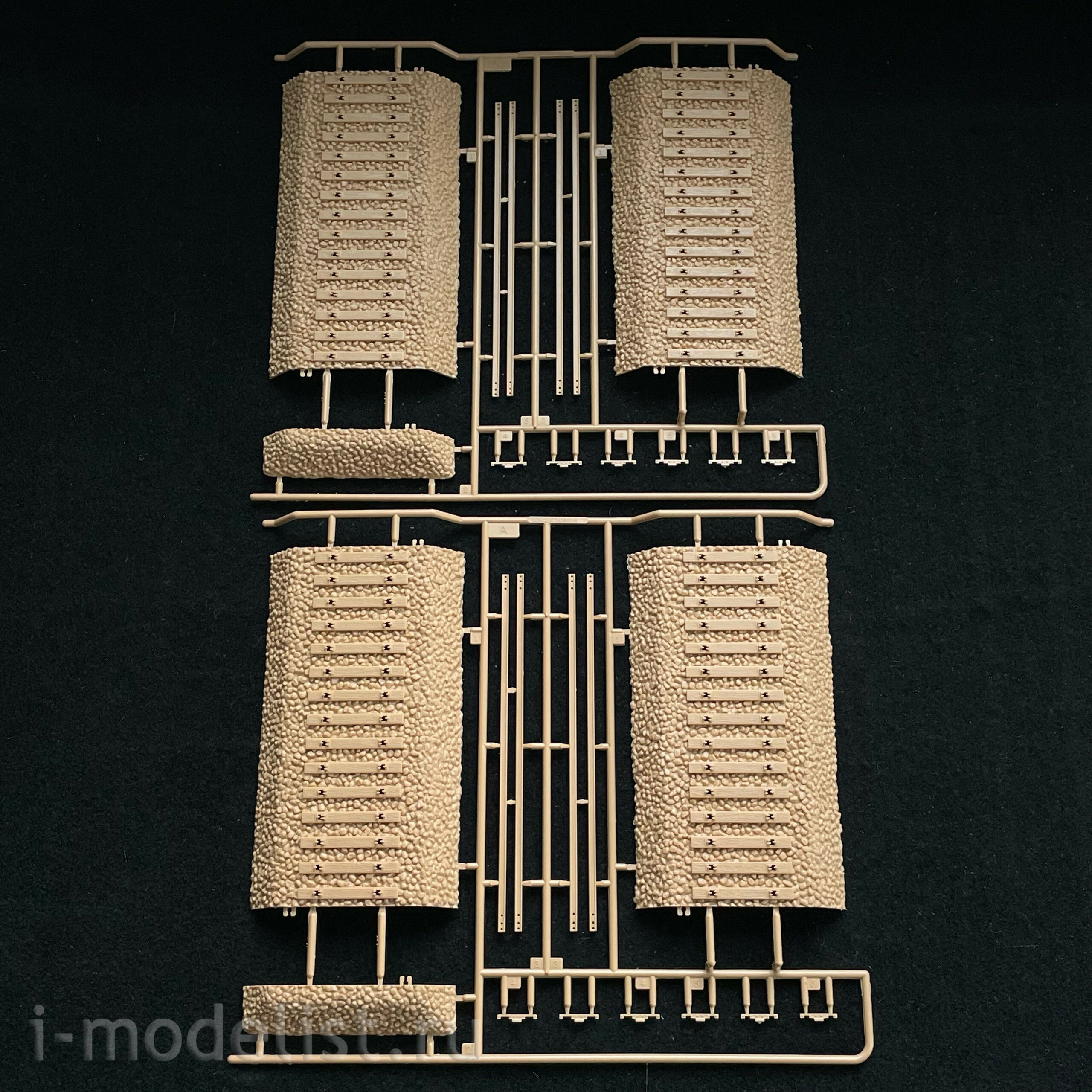 82924 HobbyBoss 1/72 German Kommandowagen of BP-42