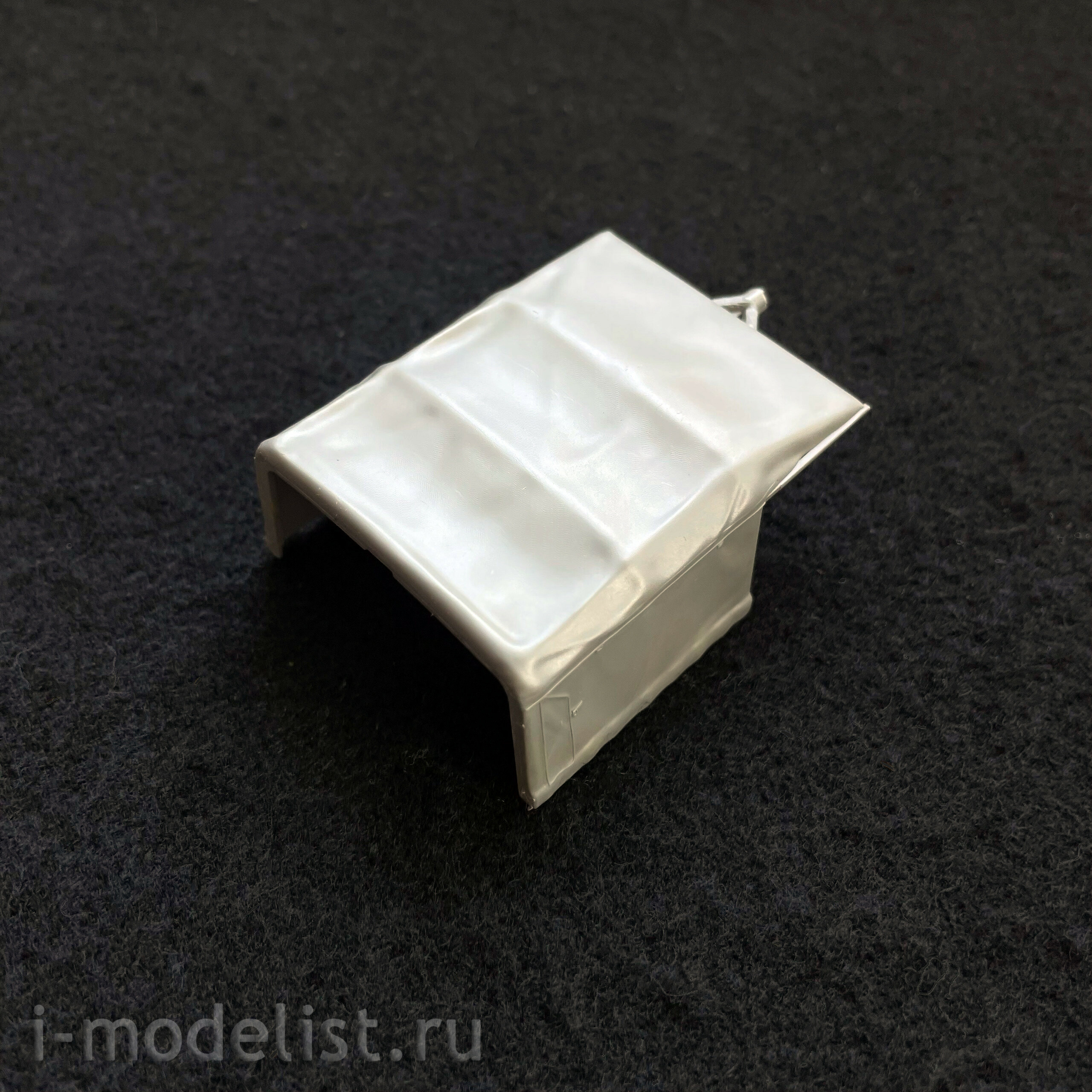 AK35012 AK Interactive 1/35 SUV Land Rover 88 Series IIA