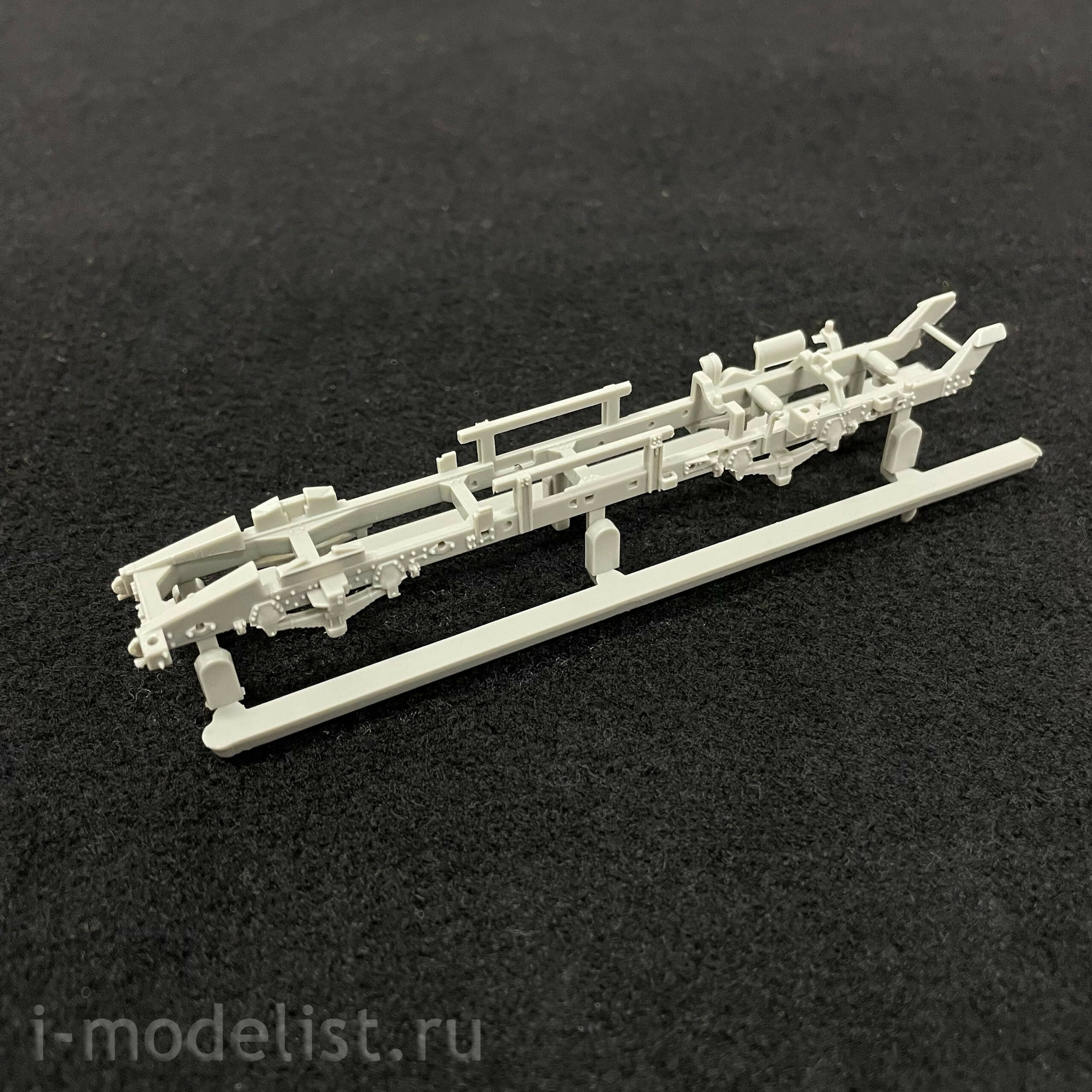 07177 Trumpeter 1/72 Tractor M983 with X-band radar AN/TPY-2