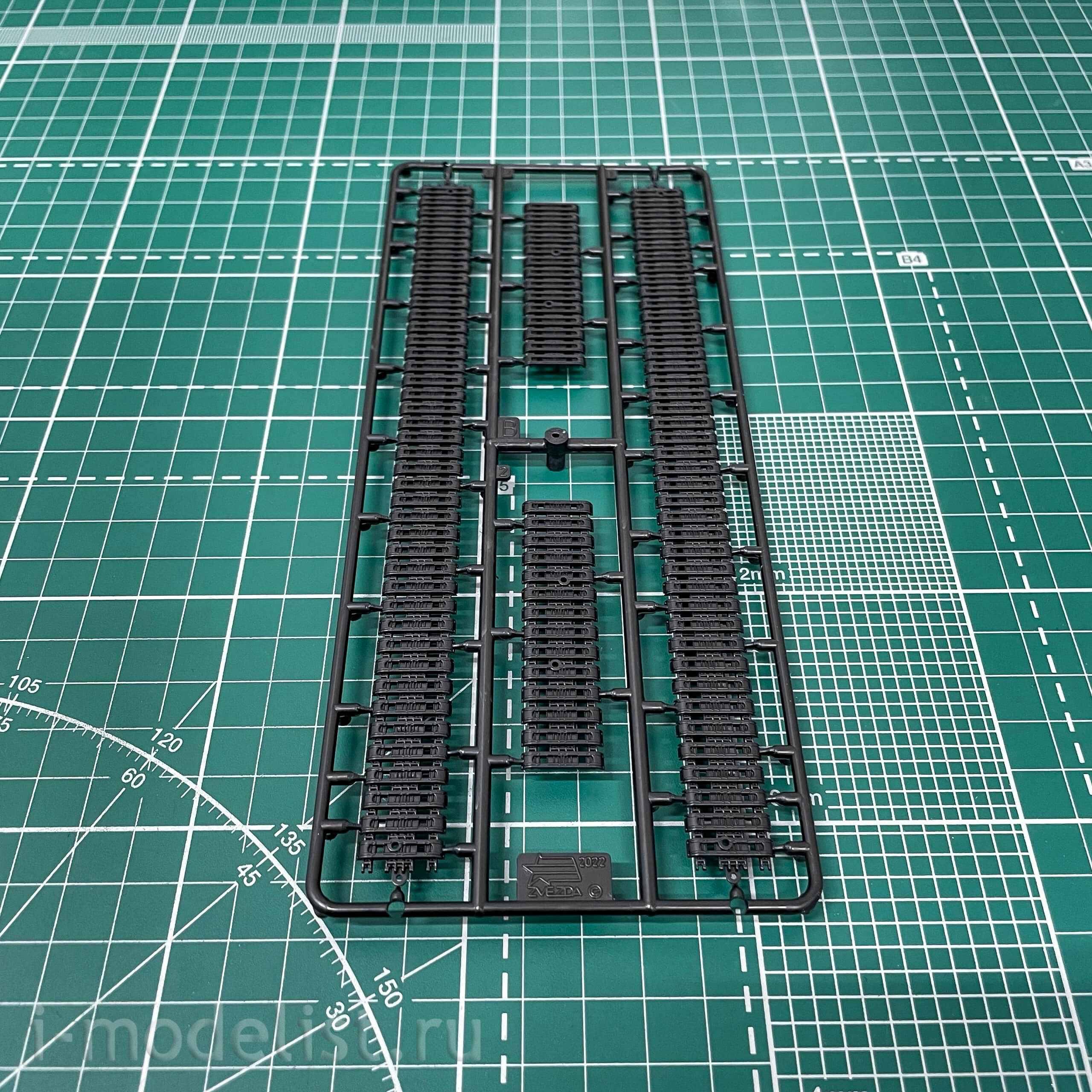 5073 Zvezda 1/72 German super heavy tank Mouse