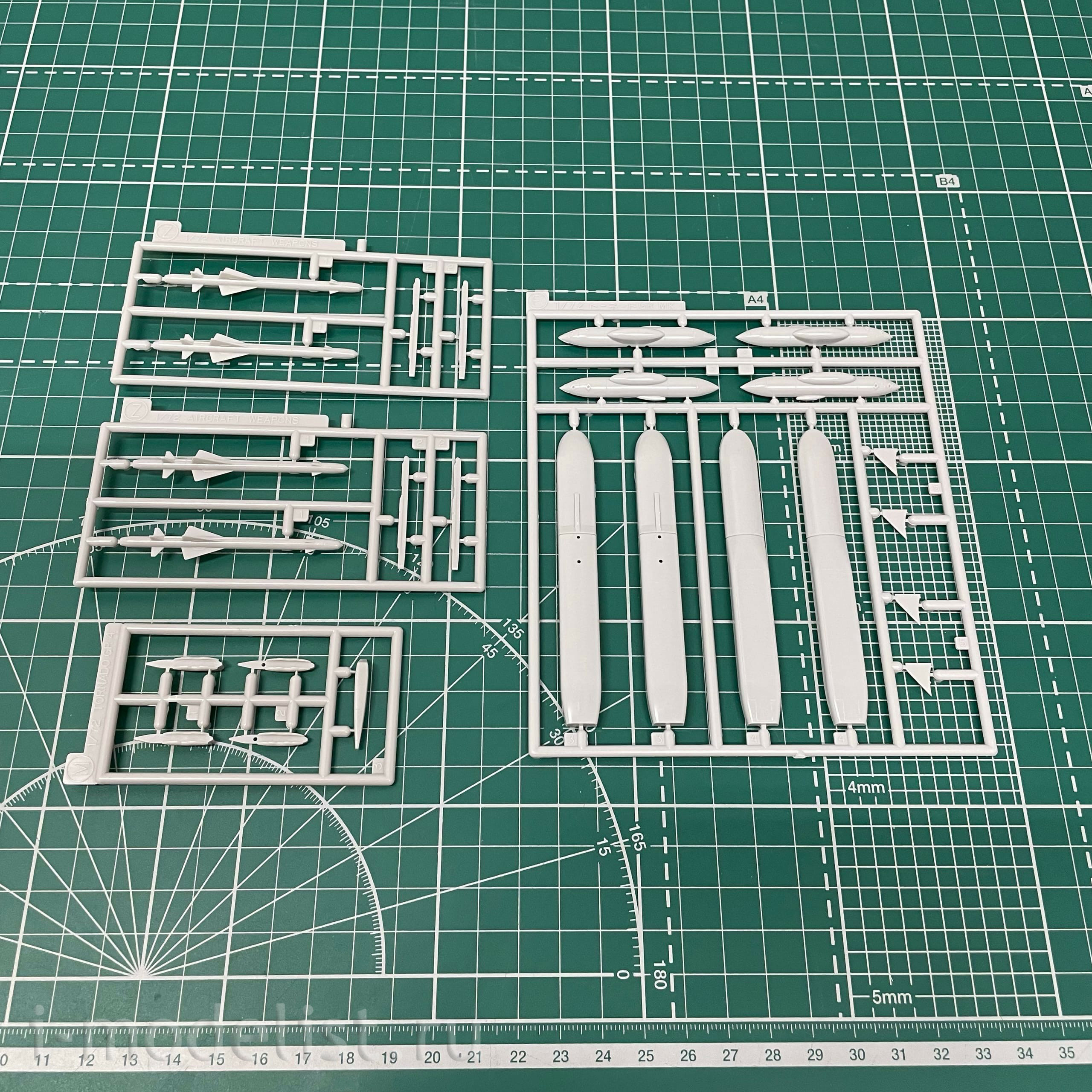 02116 Hasegawa 1/72 Tornado GR4 #12 Farewell Special Limited Edition