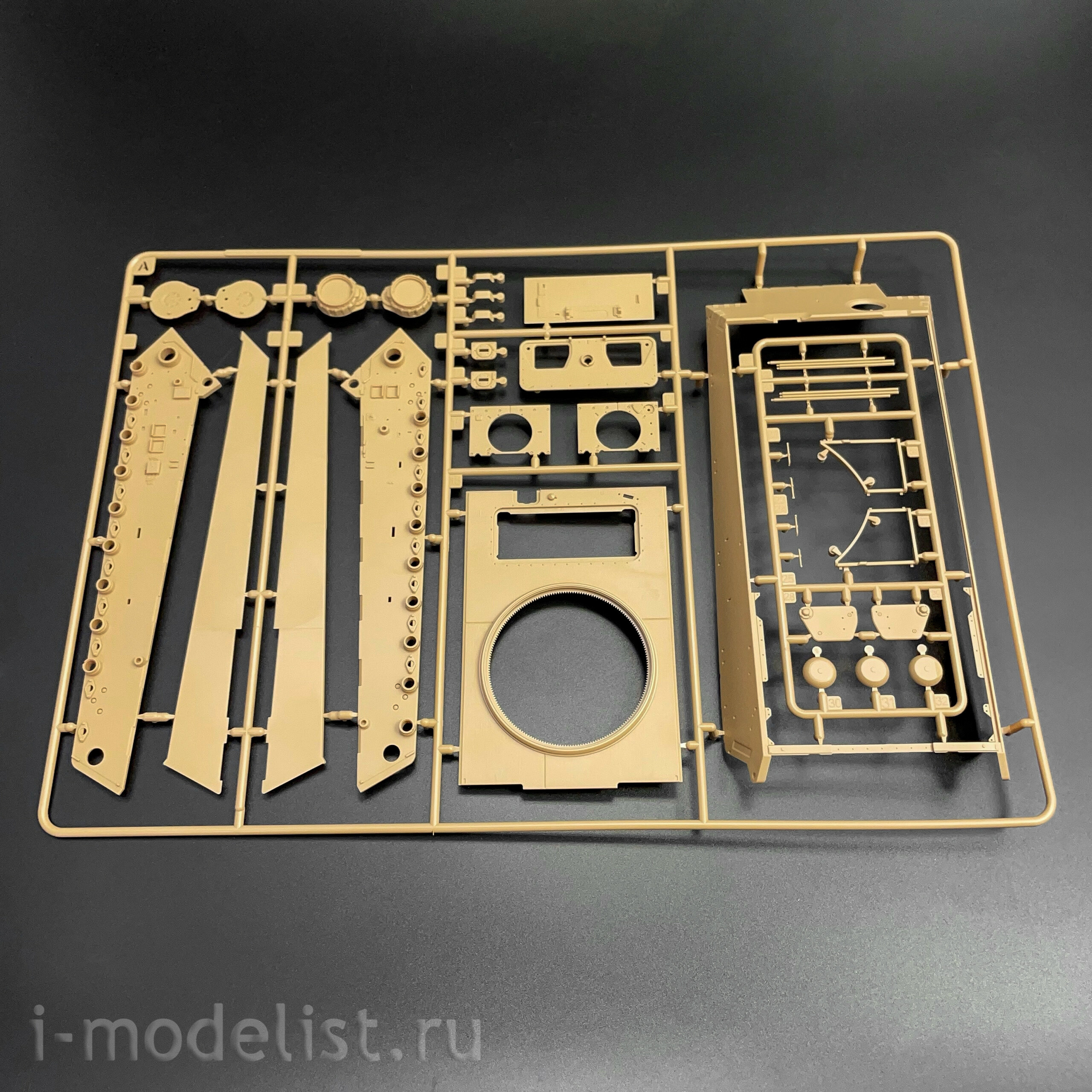 RM-5125 Rye Field Model 1/35 Notмецкий тяжелый танк Sd.Kfz.182 Tiger Ausf.B King Tiger (турель Henschel), стандартная версия