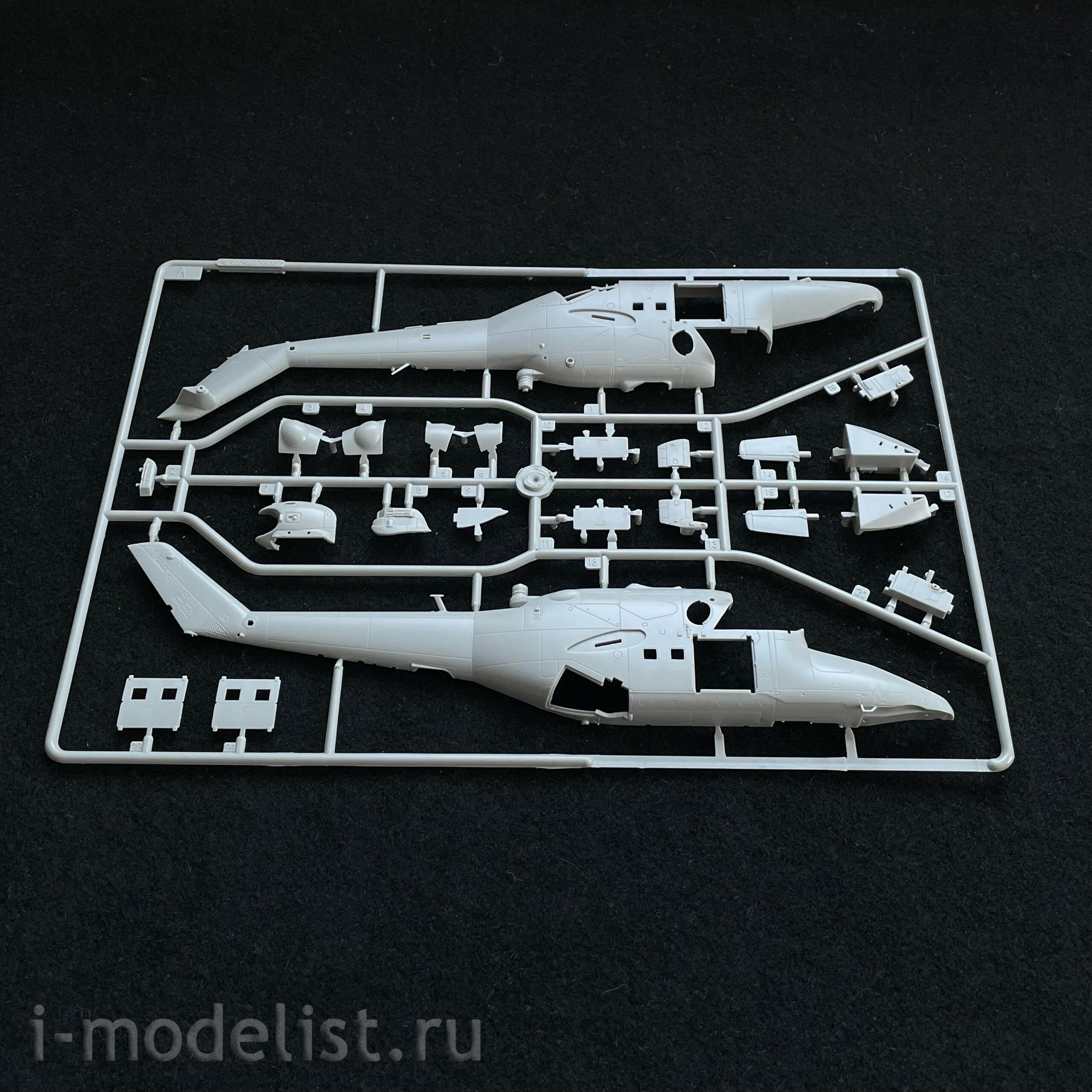 87220 HobbyBoss 1/72 Mi-24 Hind-E Helicopter