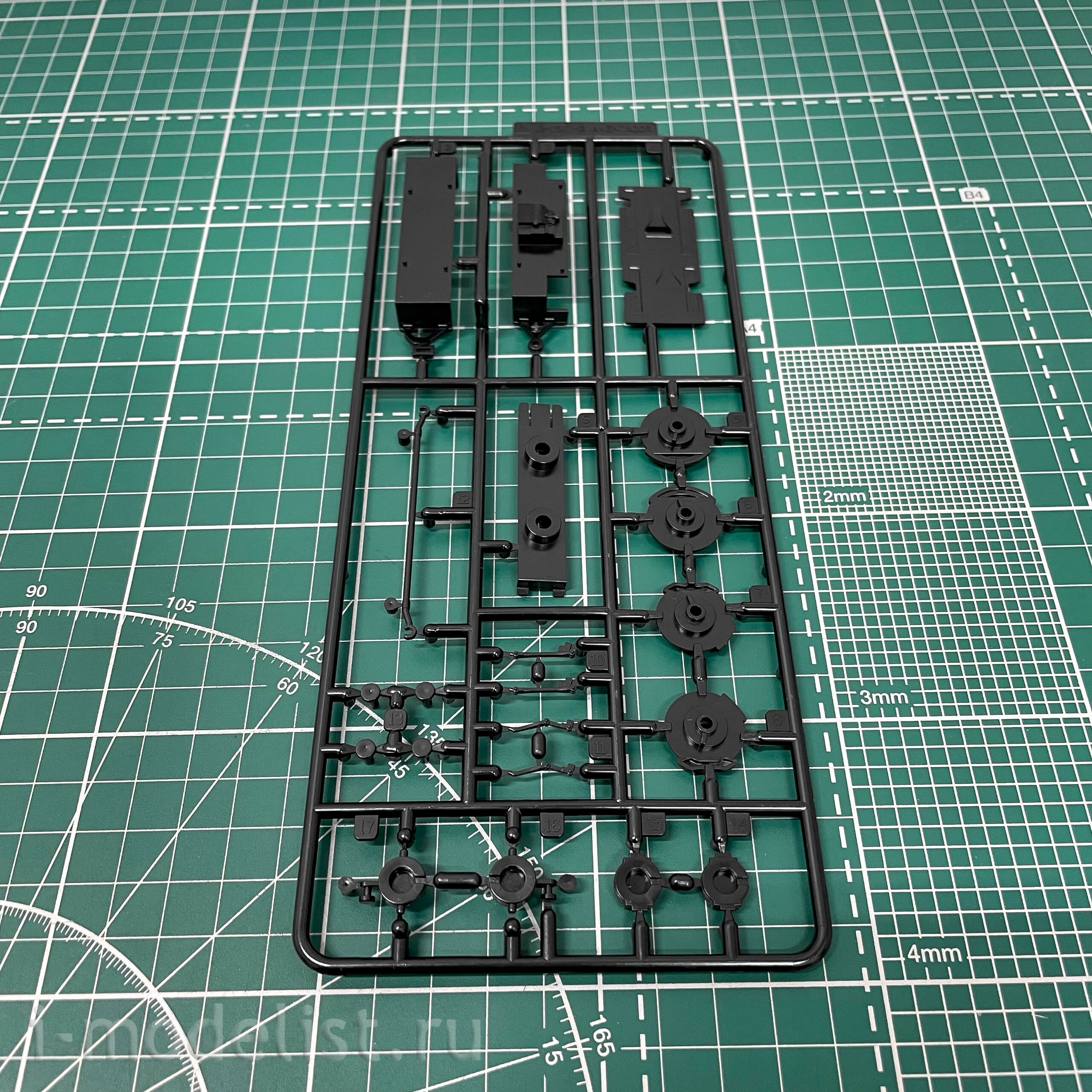 06120 Aoshima 1/24 '15 Lamborghini Aventador SV