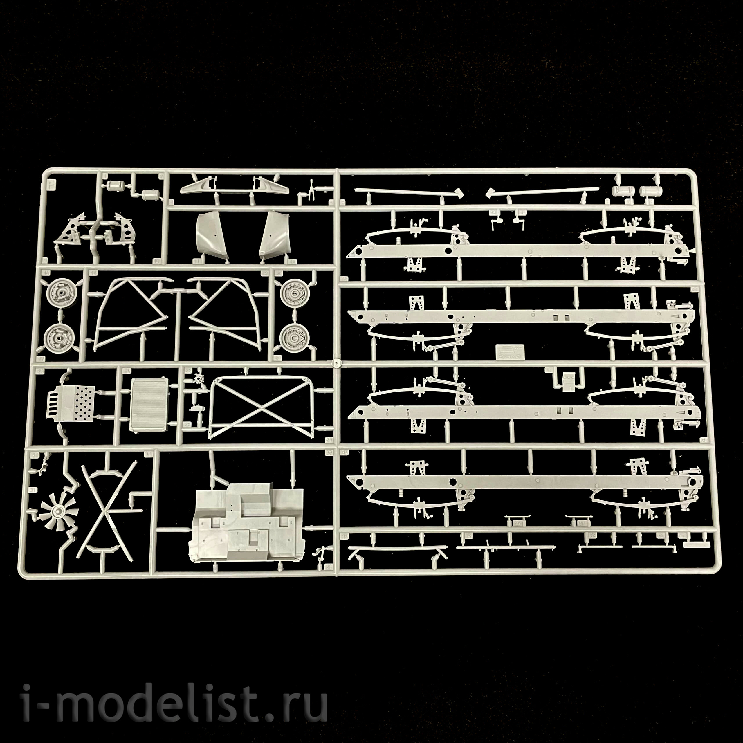 3657 Zvezda 1/35 Truck KAMAZ-43509