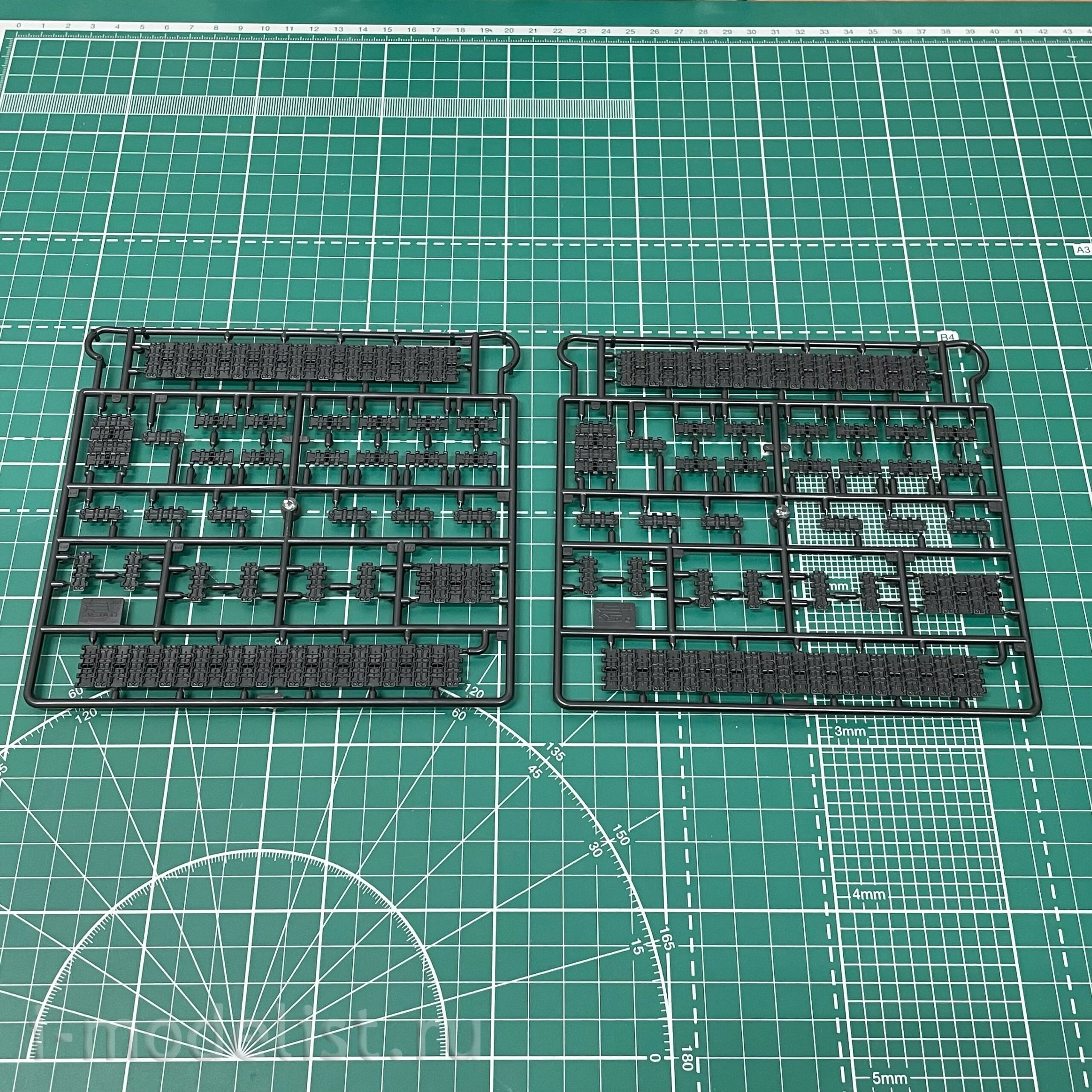 3691 Zvezda 1/35 Soviet su-122 tank destroyer