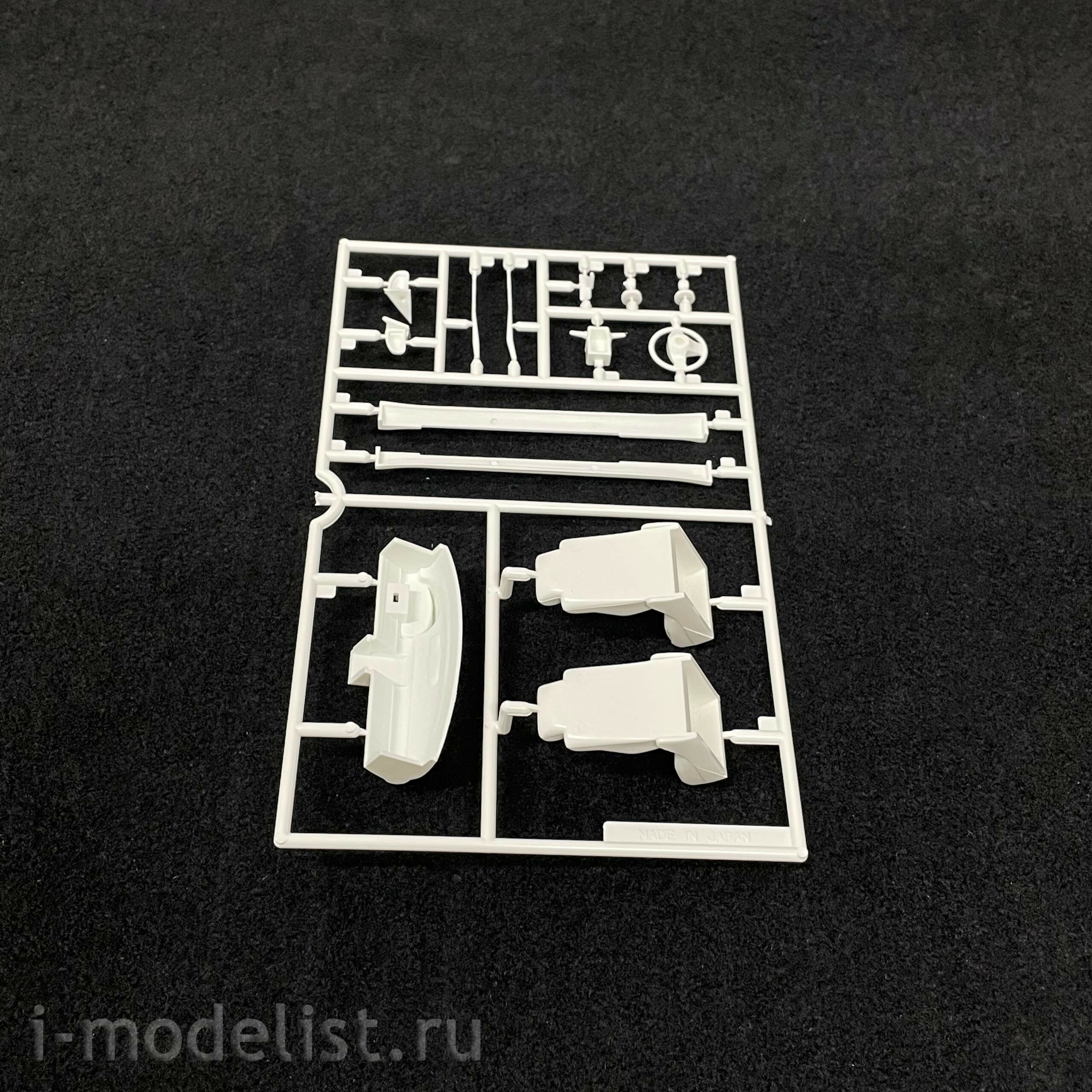 03933 Fujimi 1/24 Nissan Skyline Coupe 350 GT NiSMO (V35)