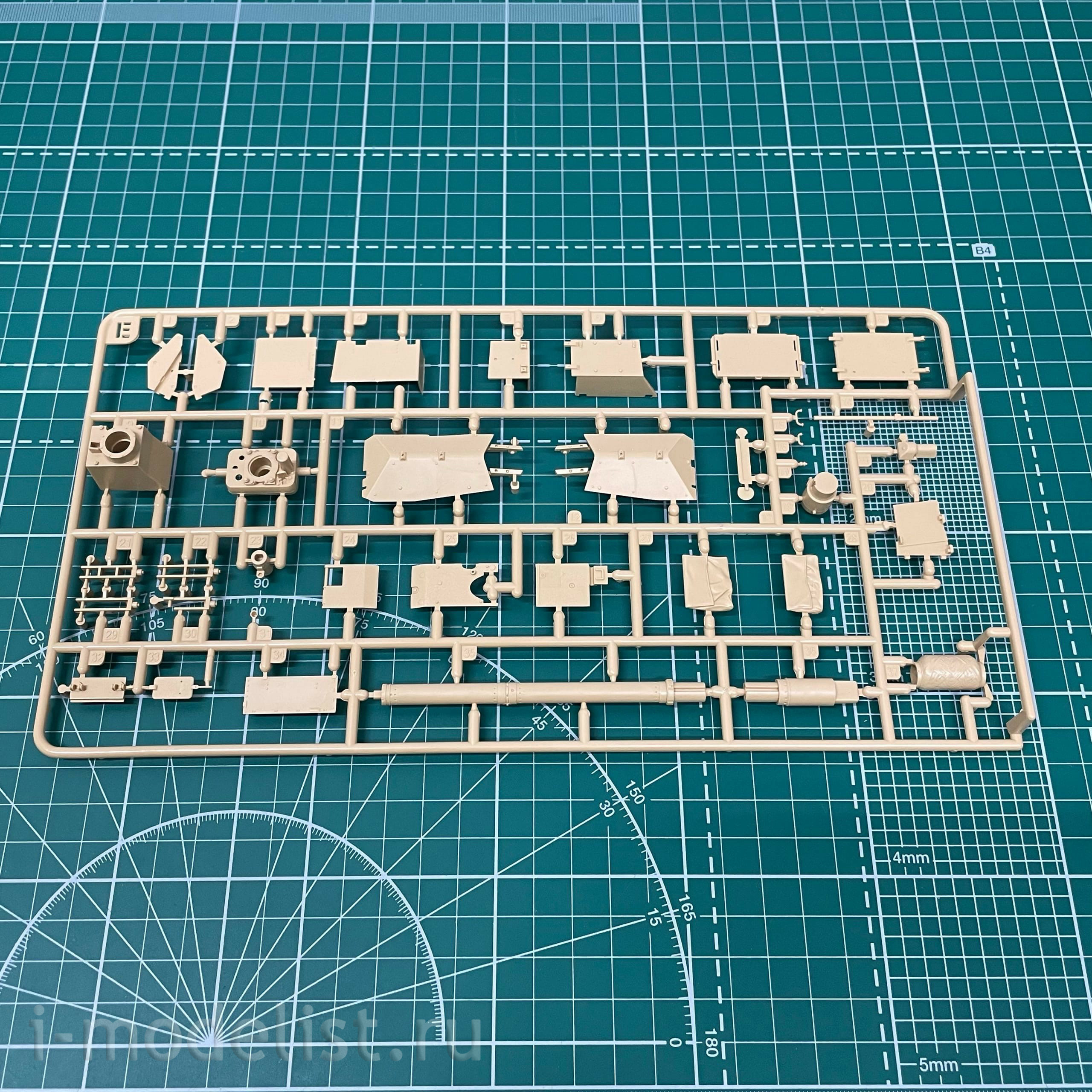 RM-5065 Rye Field Model 1/35 Leopard 2A6 Main Battle Tank with Working Tracks