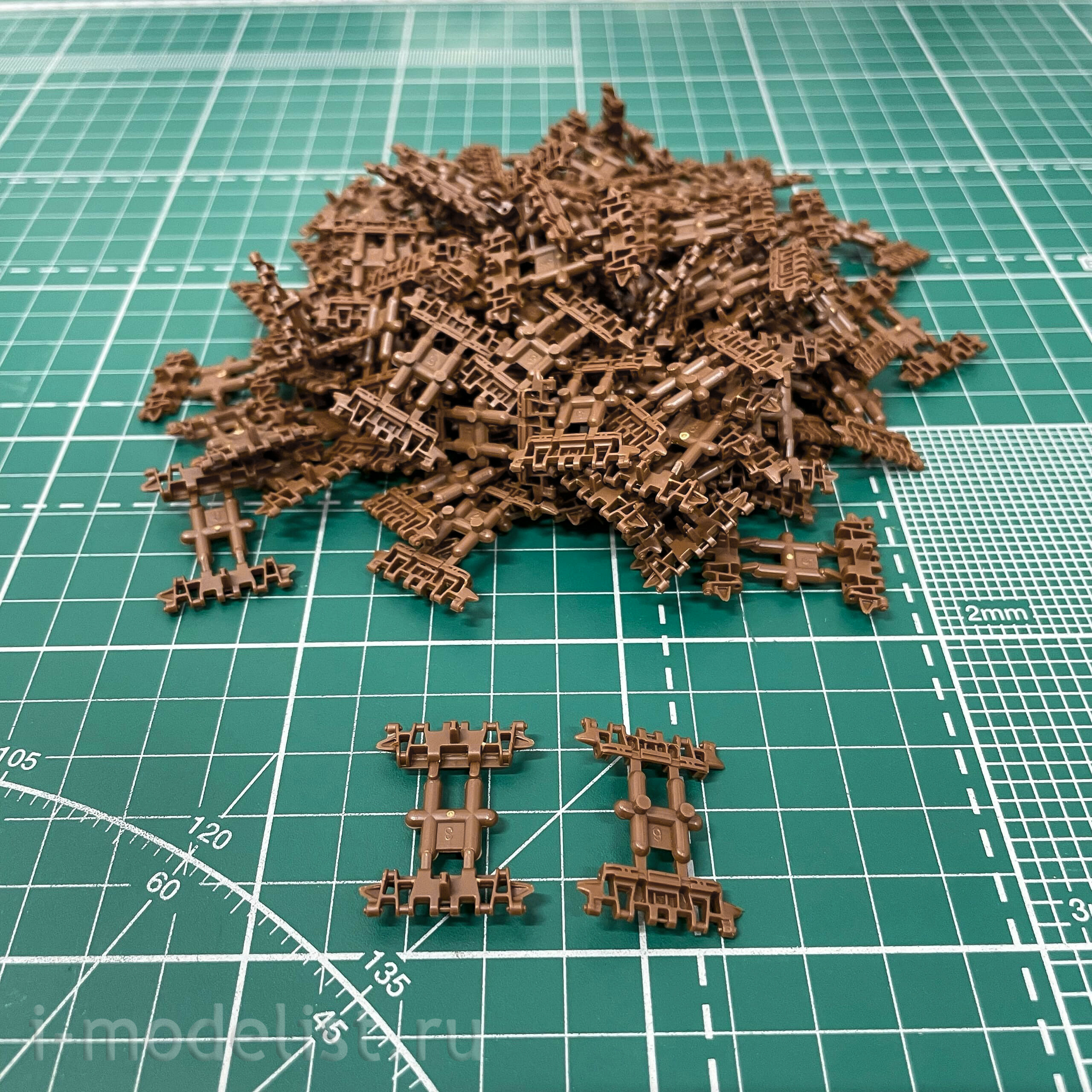 35A006 Amusing Hobby 1/35 British Heavy Tank FV214 Conqueror Mk I