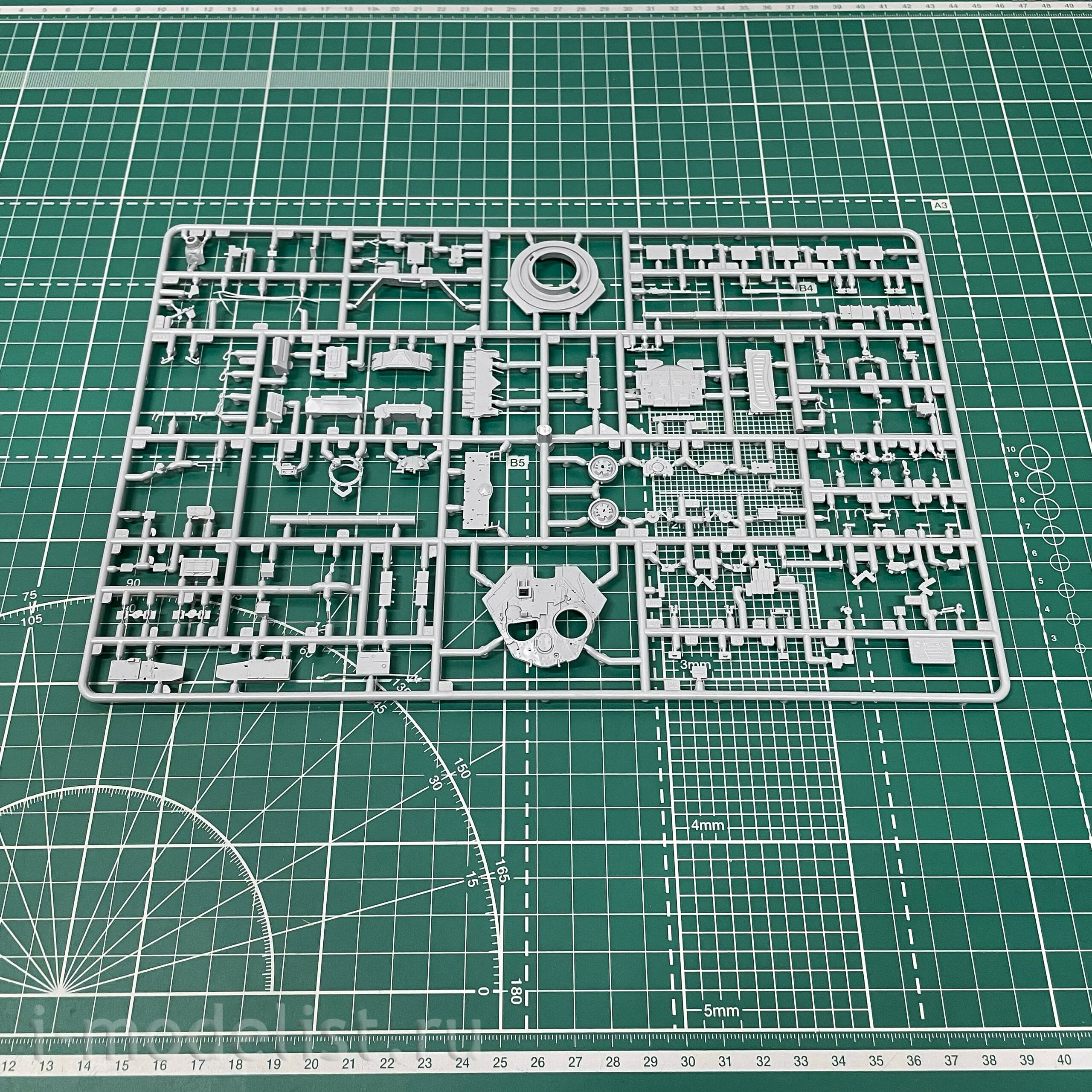 5020П Zvezda 1/72 Подарочный набор: Российский основной боевой танк Т-90