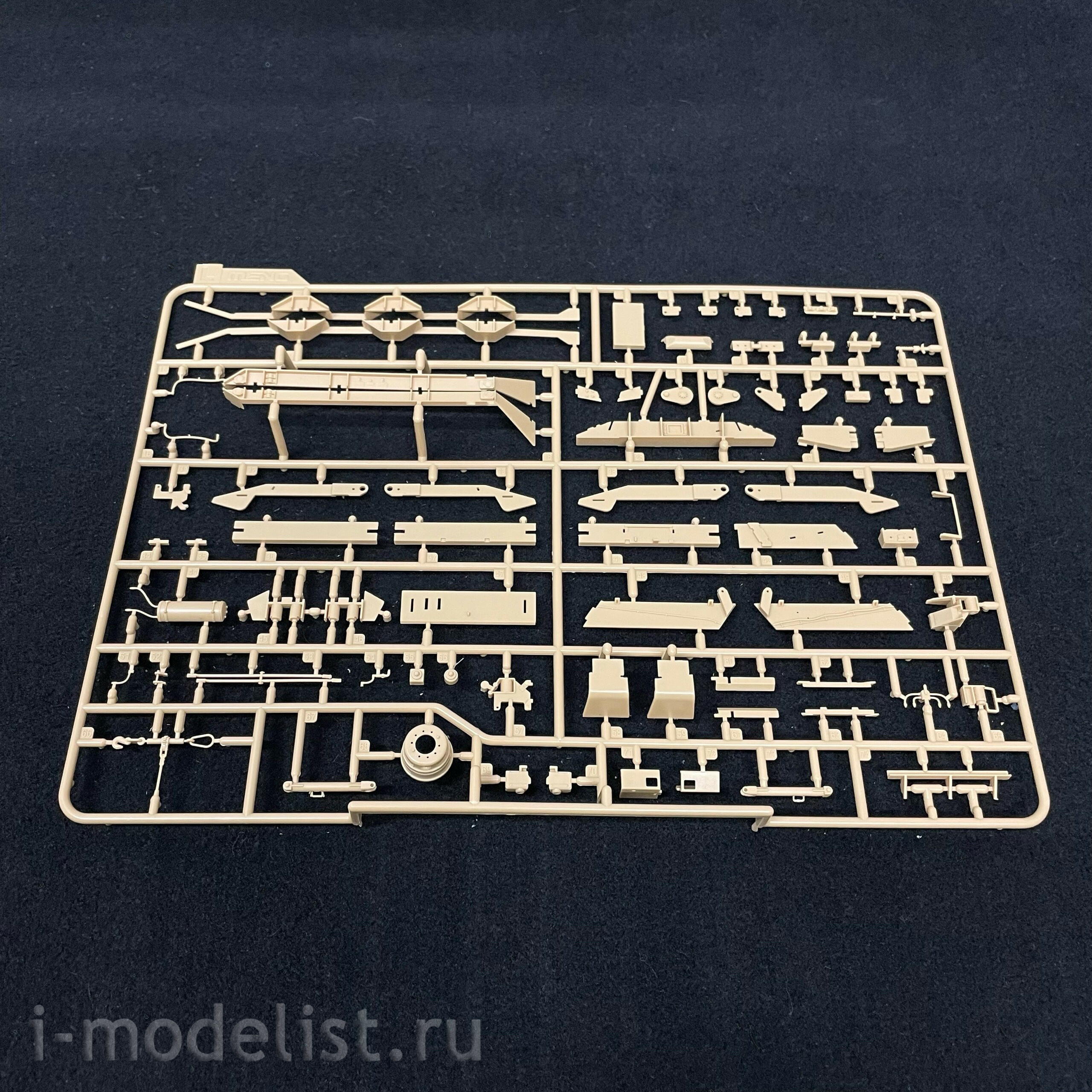 SS-013 Meng 1/35 M911 C-Het (8×6) and M747 heavy semi-trailer equipment