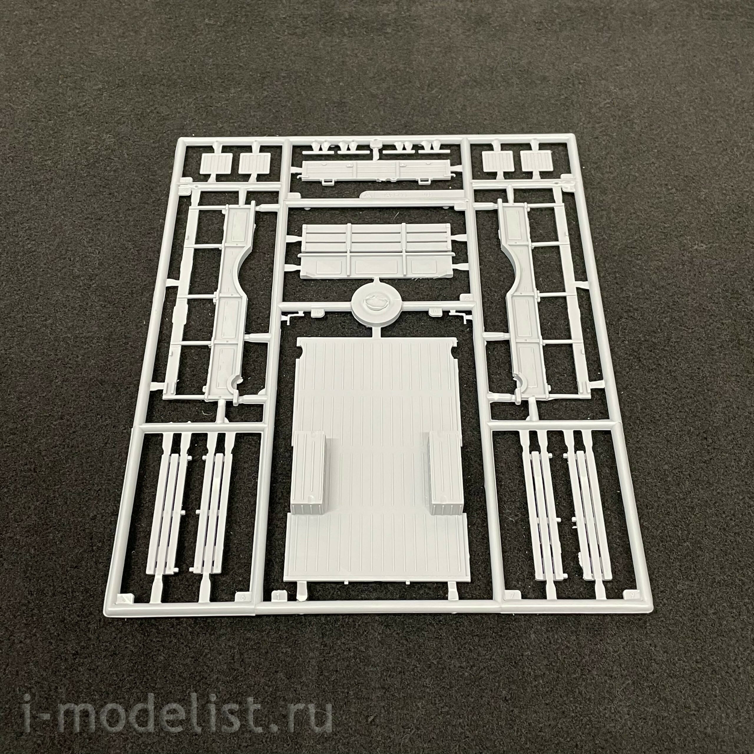 35131A Orient Express 1/35 Army Truck (side)