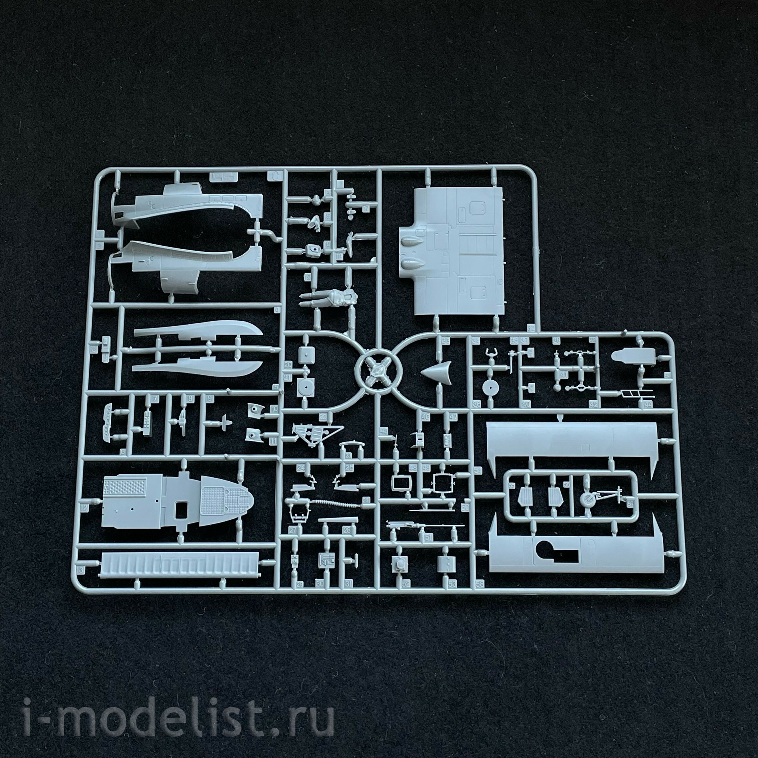 L4803 Great Wall Hobby 1/48 FW-189A-2 UHU