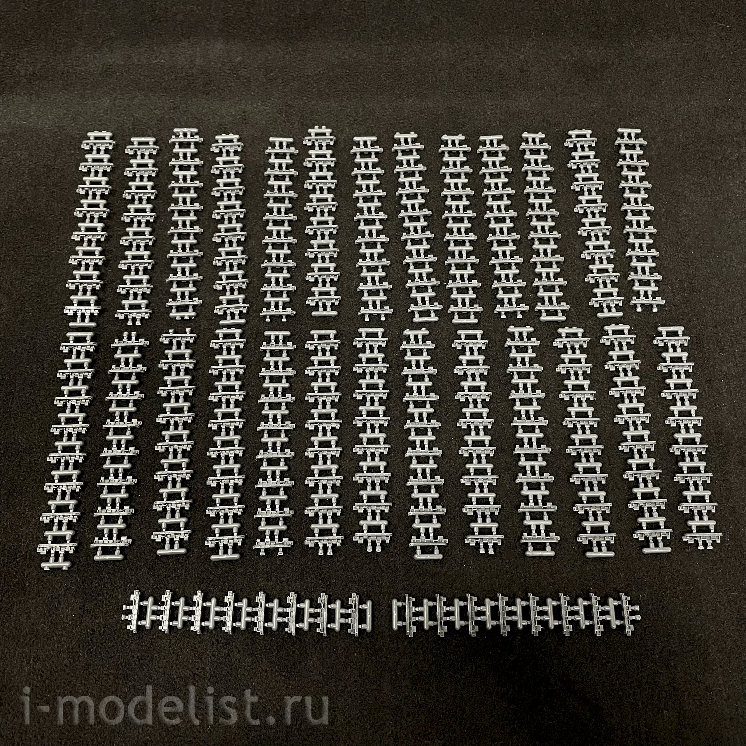 RM-5017U Rye Field Model 1/35 Set of Mobile tracks for Tiger I Late Production