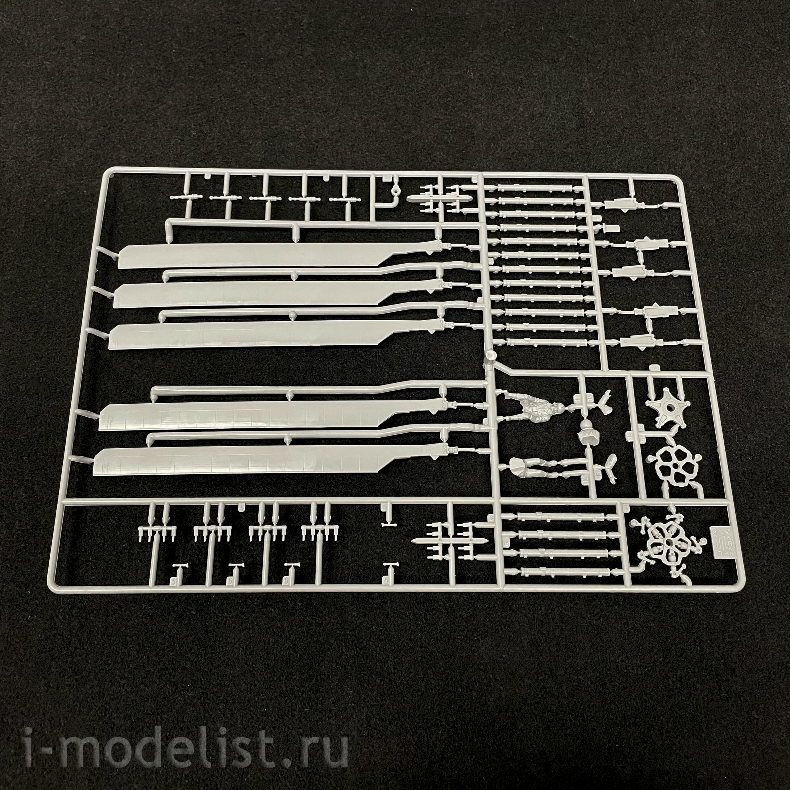 4813 Zvezda 1/48 Russian Mi-35M attack helicopter