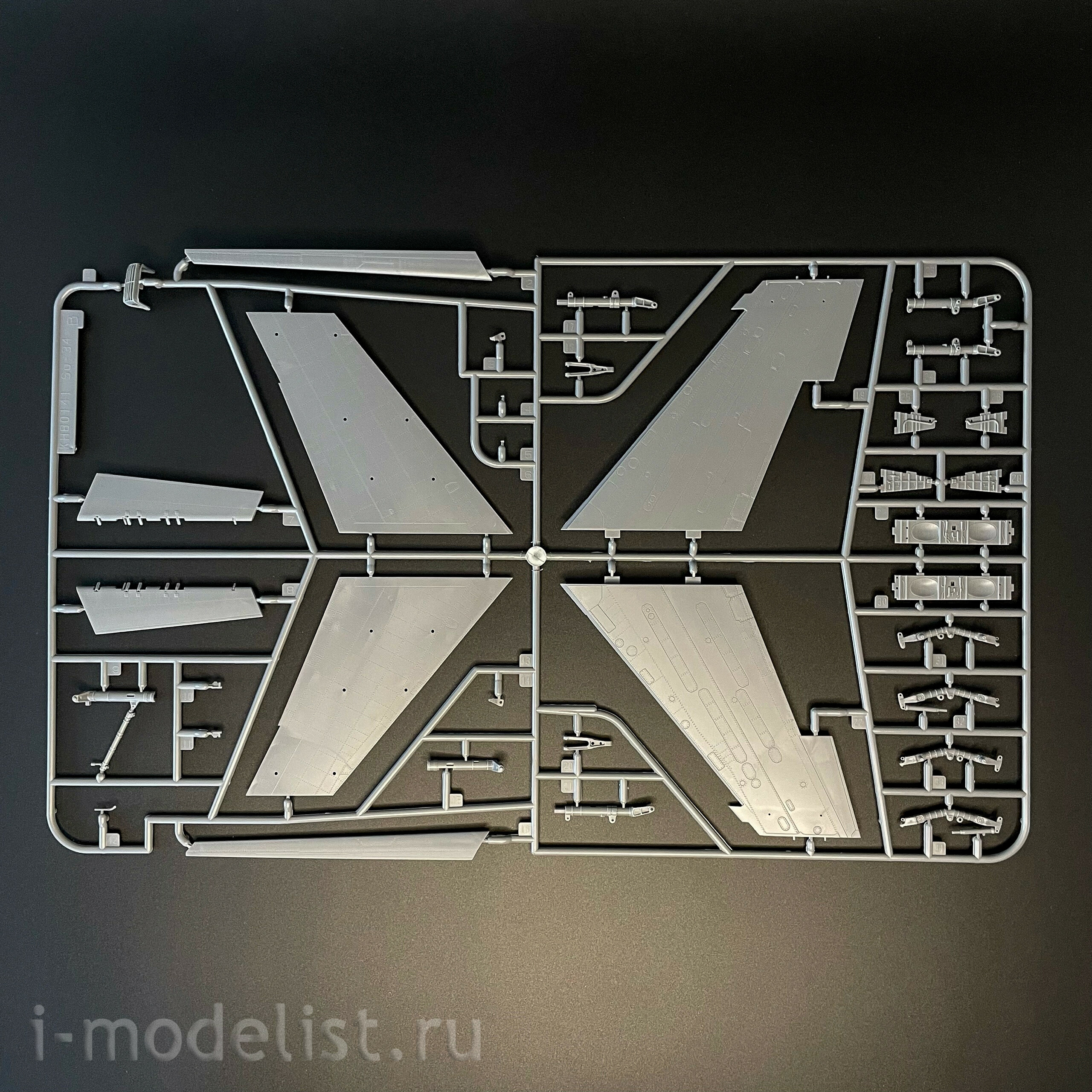 KH80141 Zimi Model 1/48 Российский многофункциональный истребитель-бомбардировщик серии «34»