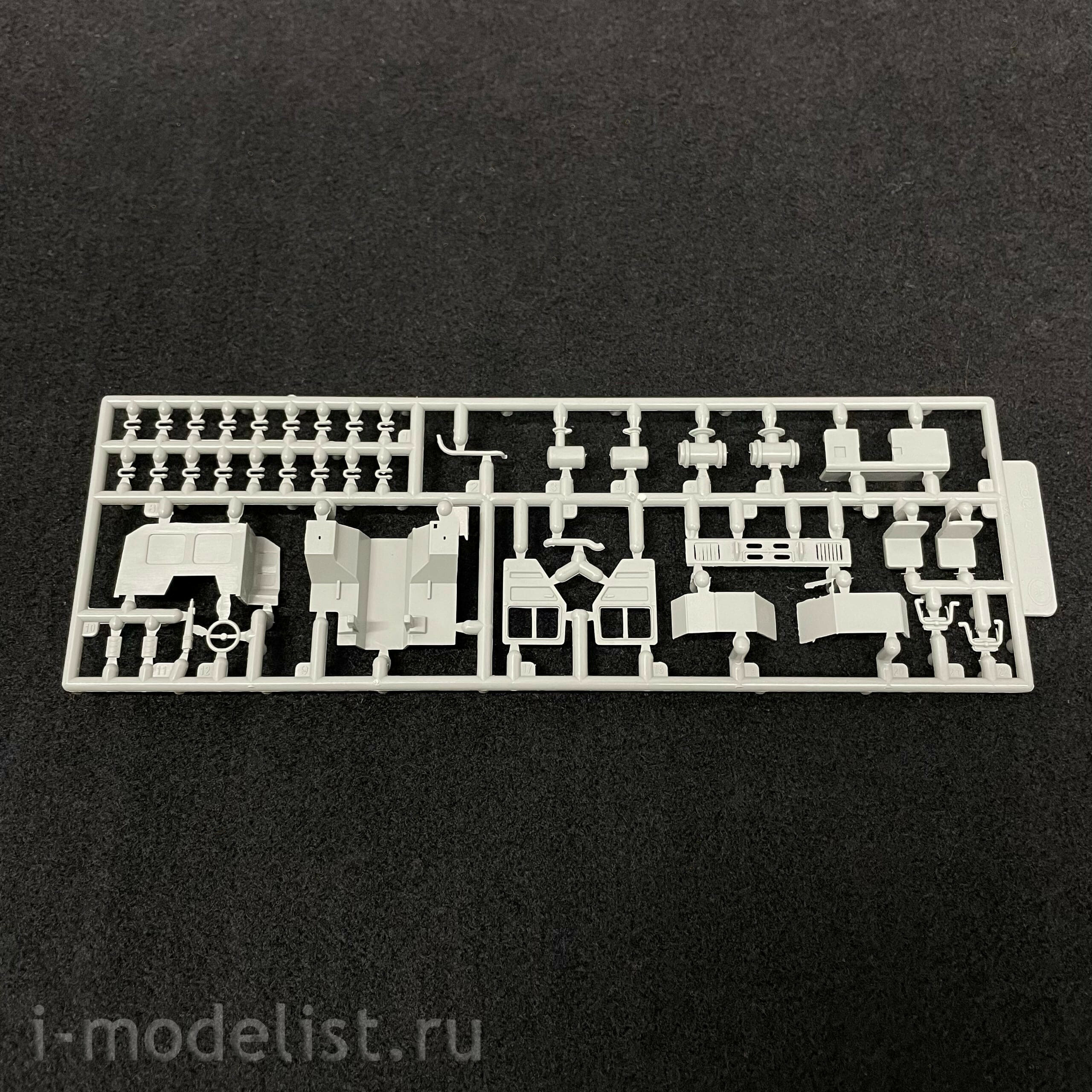 UA72342 Modelcollect 1/72 German high-mobility off-road truck MAN KAT1M1013 8*8