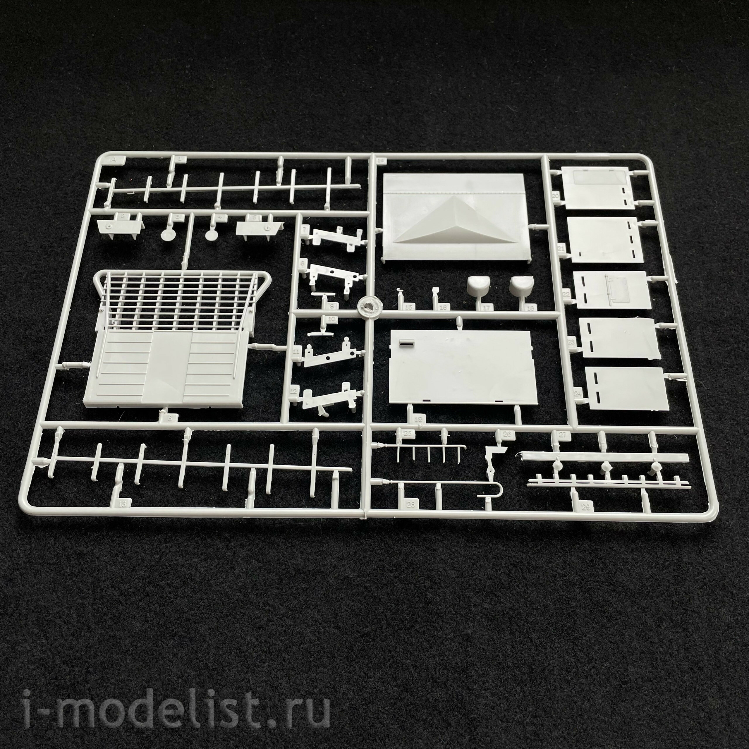 HobbyBoss 1/48 84817 U.S LCM-3