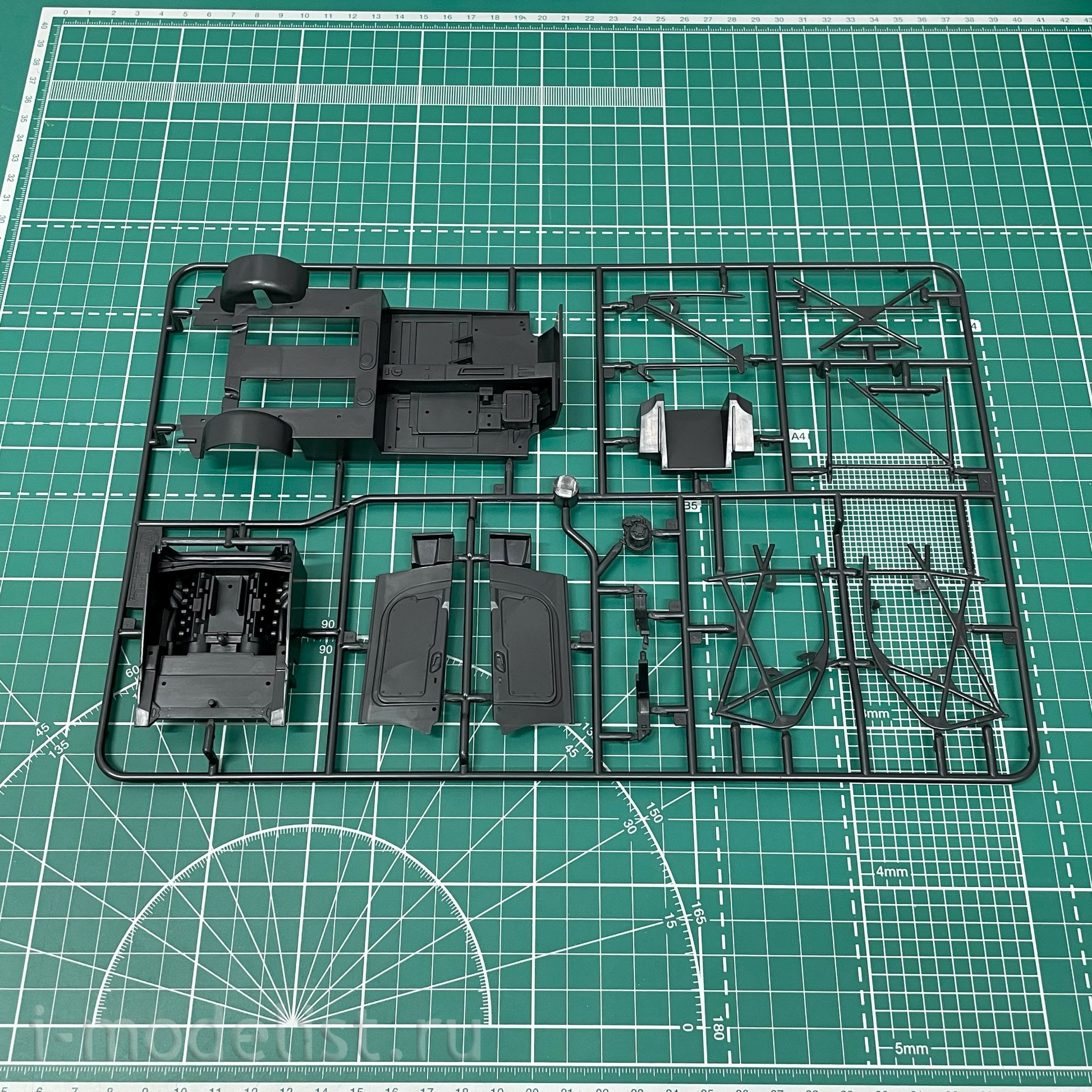 PN24028 NuNu 1/24 Car Audi R8 Hongkong 2015 Macau GT