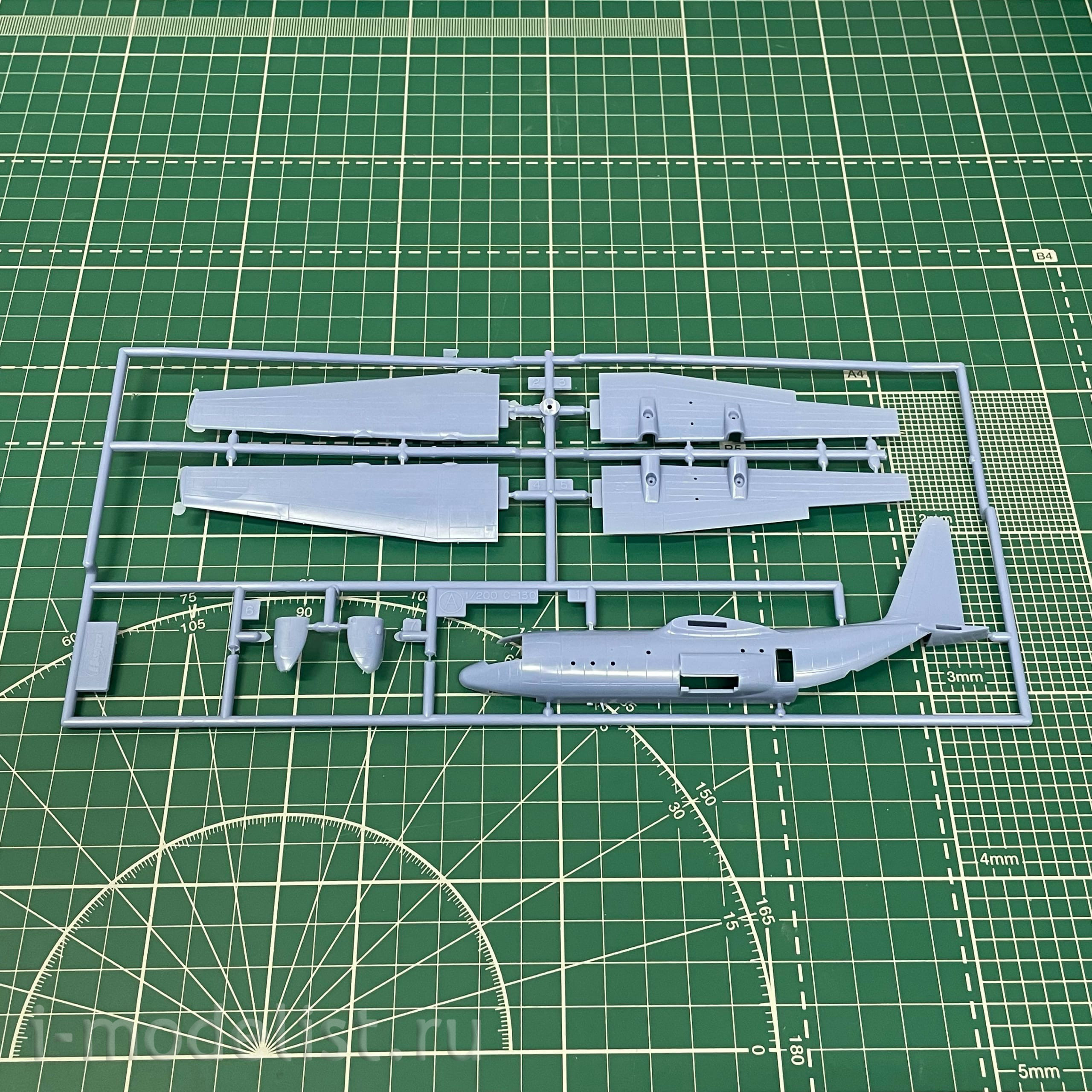 10818 Hasegawa 1/200 KC-130H Hercules 