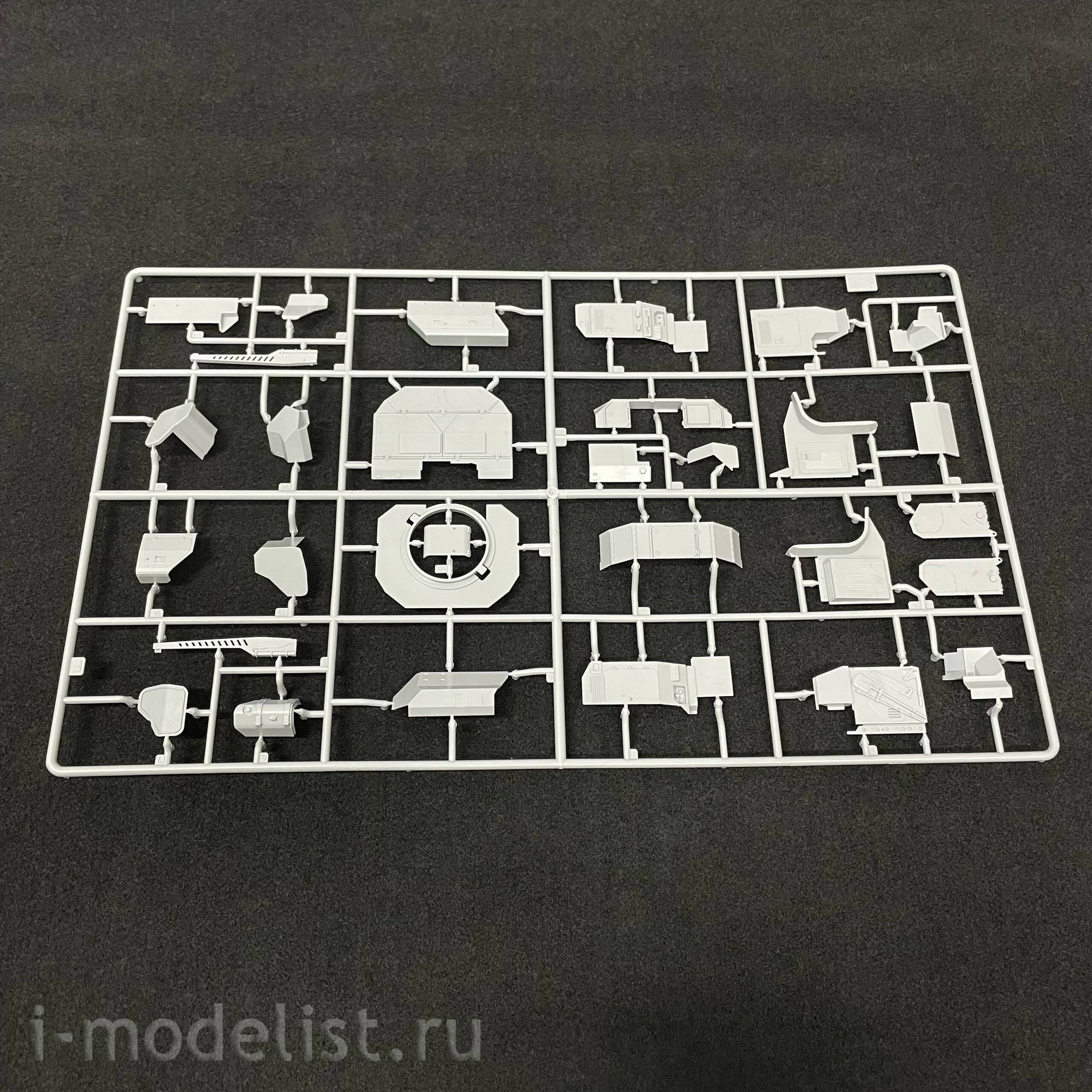 3648 Zvezda 1/35 Typhoon Airborne 4x4 K-4386 with BMDU