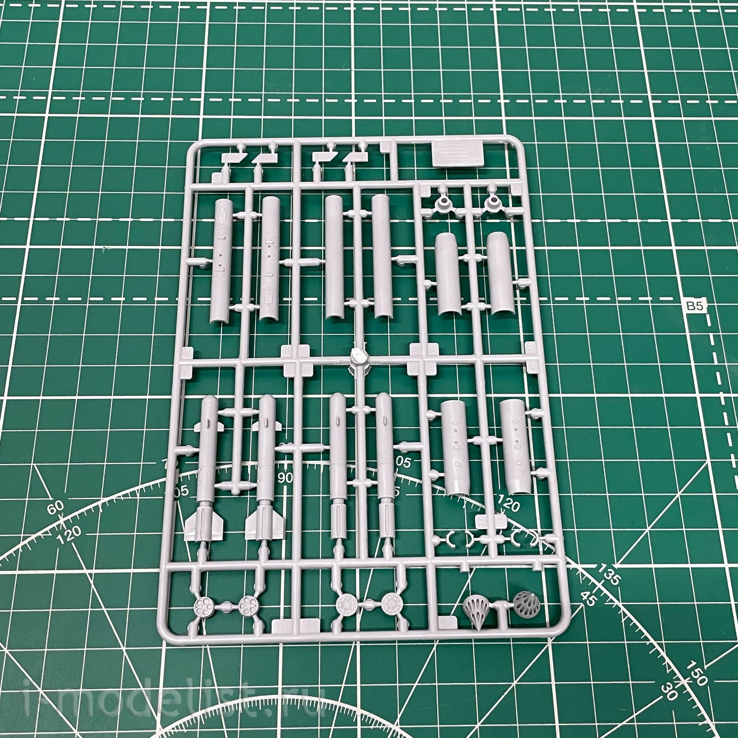 7307 Zvezda 1/72 Russian Yak-130 aircraft