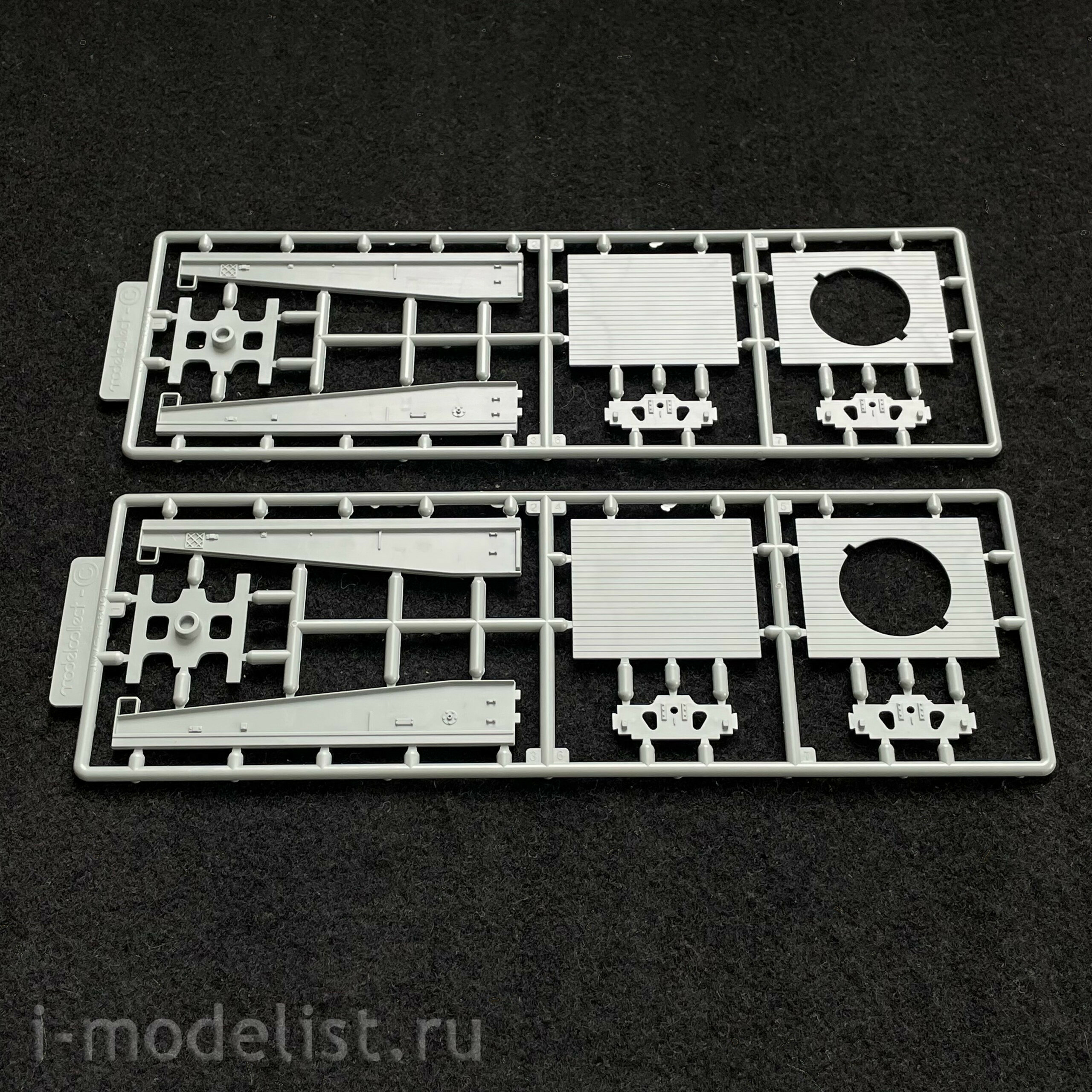 UA72043 Modelcollect 1/72 Schwerer Plattformwagen Type SSyms 80