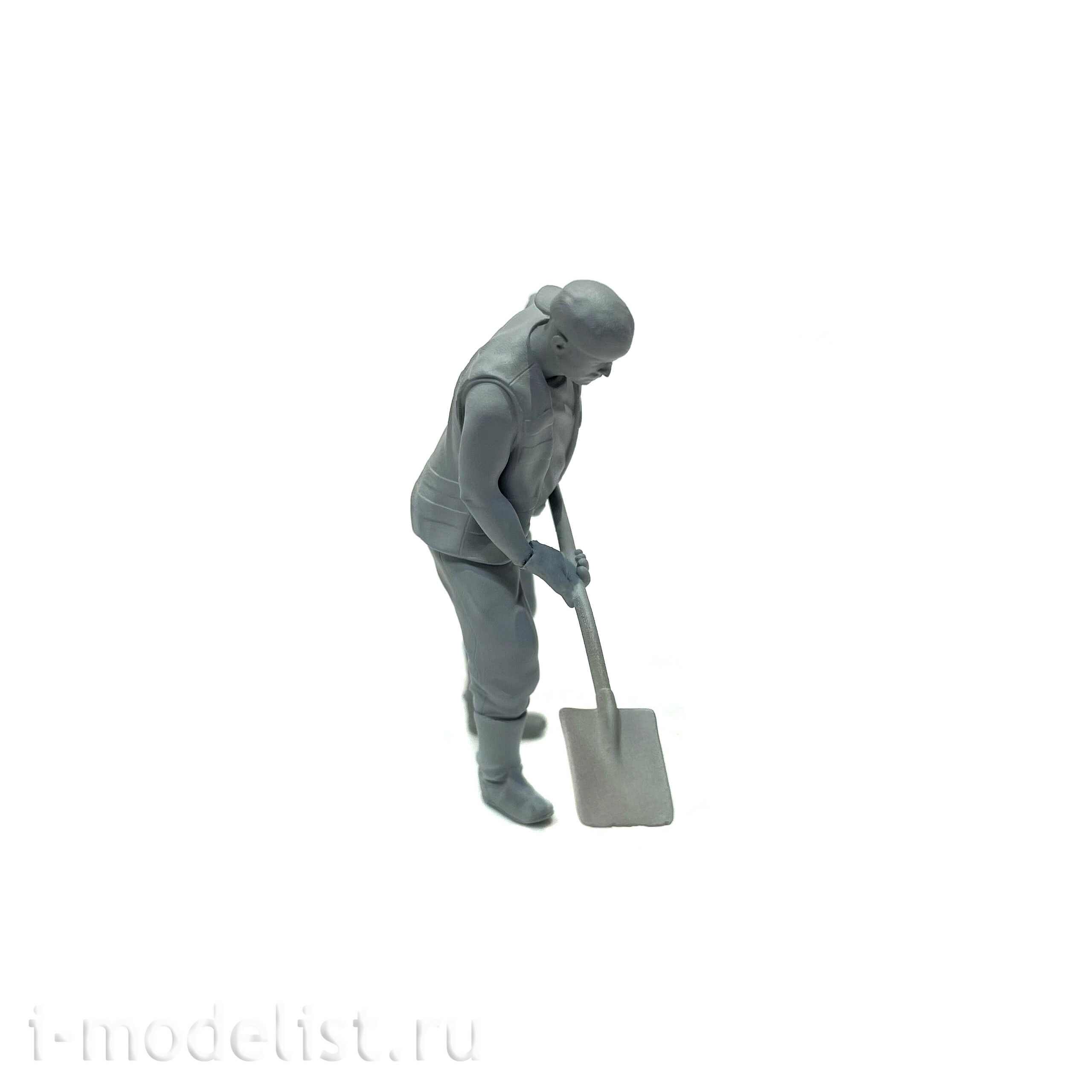 im35097 Imodelist 1/35 Figure of a road worker with a shovel for the model 3650 Zvezda