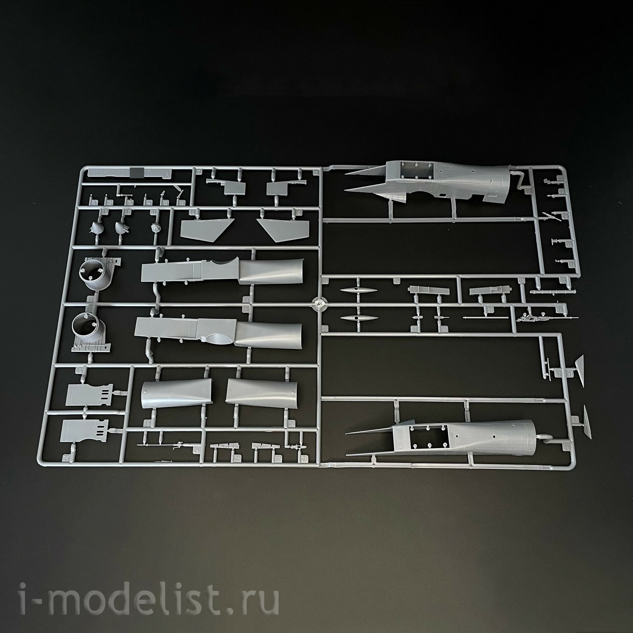 KH80168 Zimi Model 1/48 Российский истребитель С-27УБ (Flanker-C)